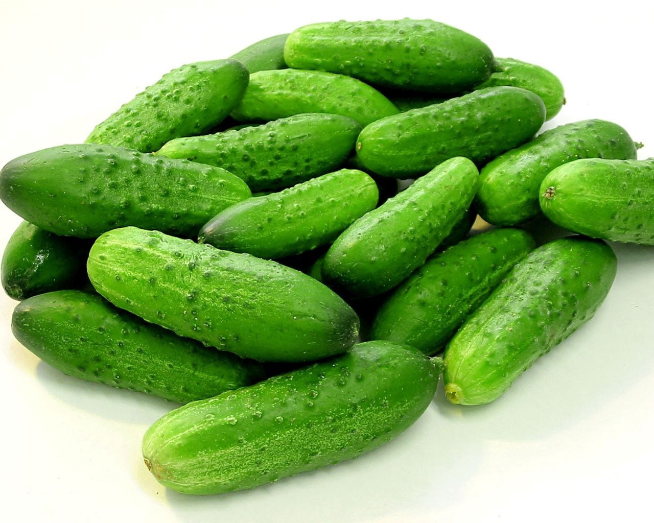 studio shot, ripe, food And Drink, white background, indoors, fresh, ingredient, wellbeing, nature, cucumbers, dieting, freshness, vegetarian Food, cucumber, HD Wallpaper