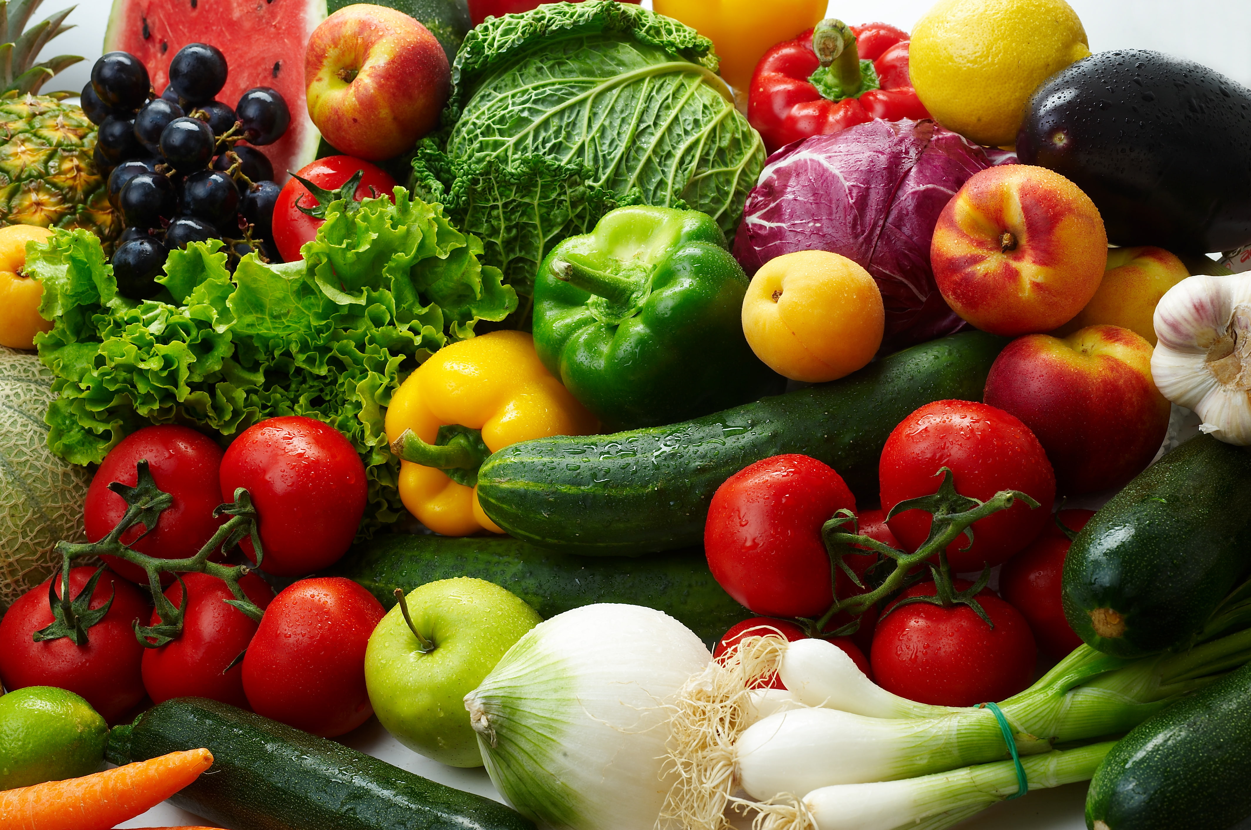 tomatoes, eggplant, apricots, zucchini, vegetables, fruit, grapes, cabbage, paprika, cucumbers, bow, nectarines, apples, salad, 4K, lemon, HD Wallpaper