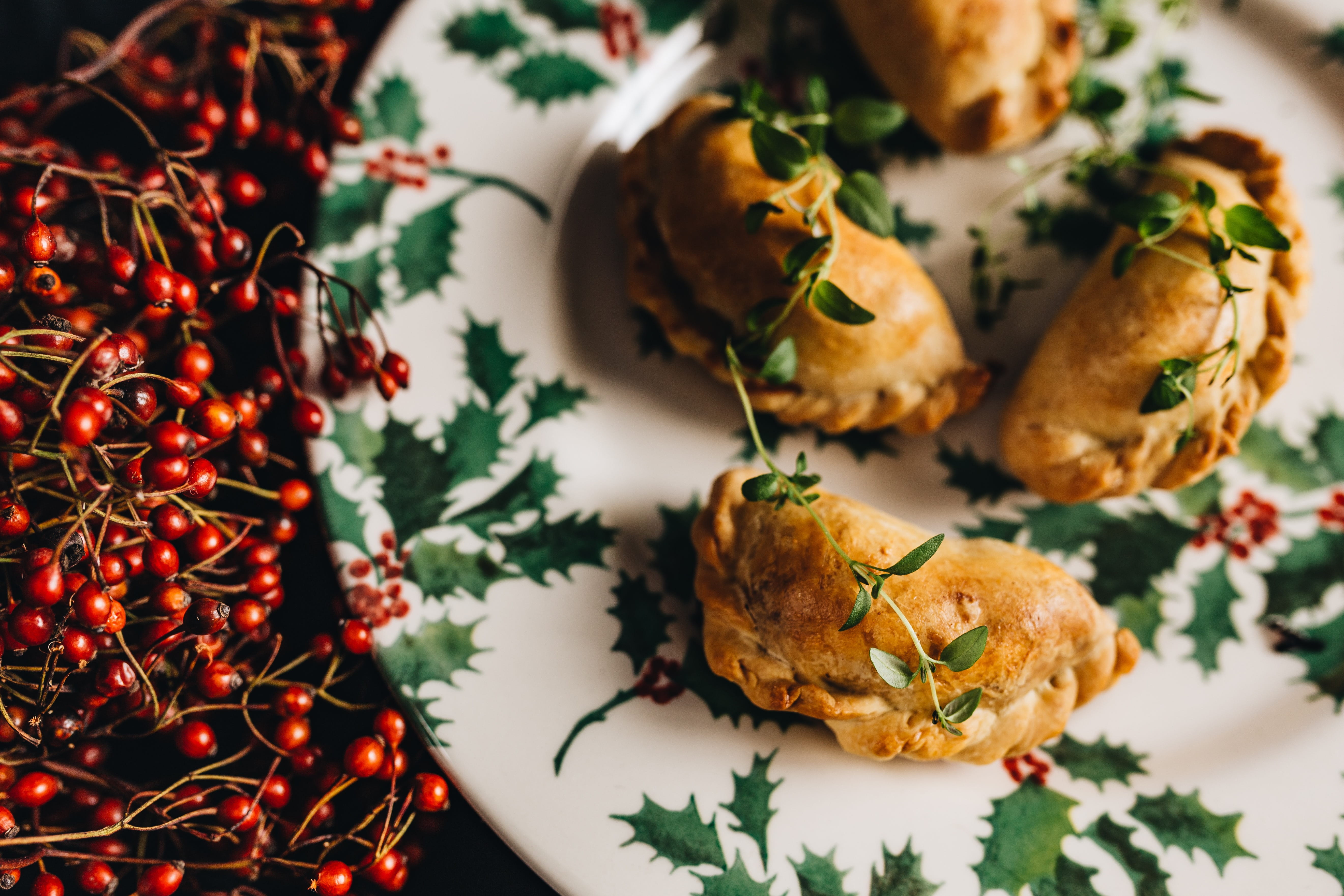 food and drink, 5K, polish food, focus on foreground, table, high angle view, wellbeing, selective focus, pierogi, baked, pierogies, vegetable, indulgence, HD Wallpaper