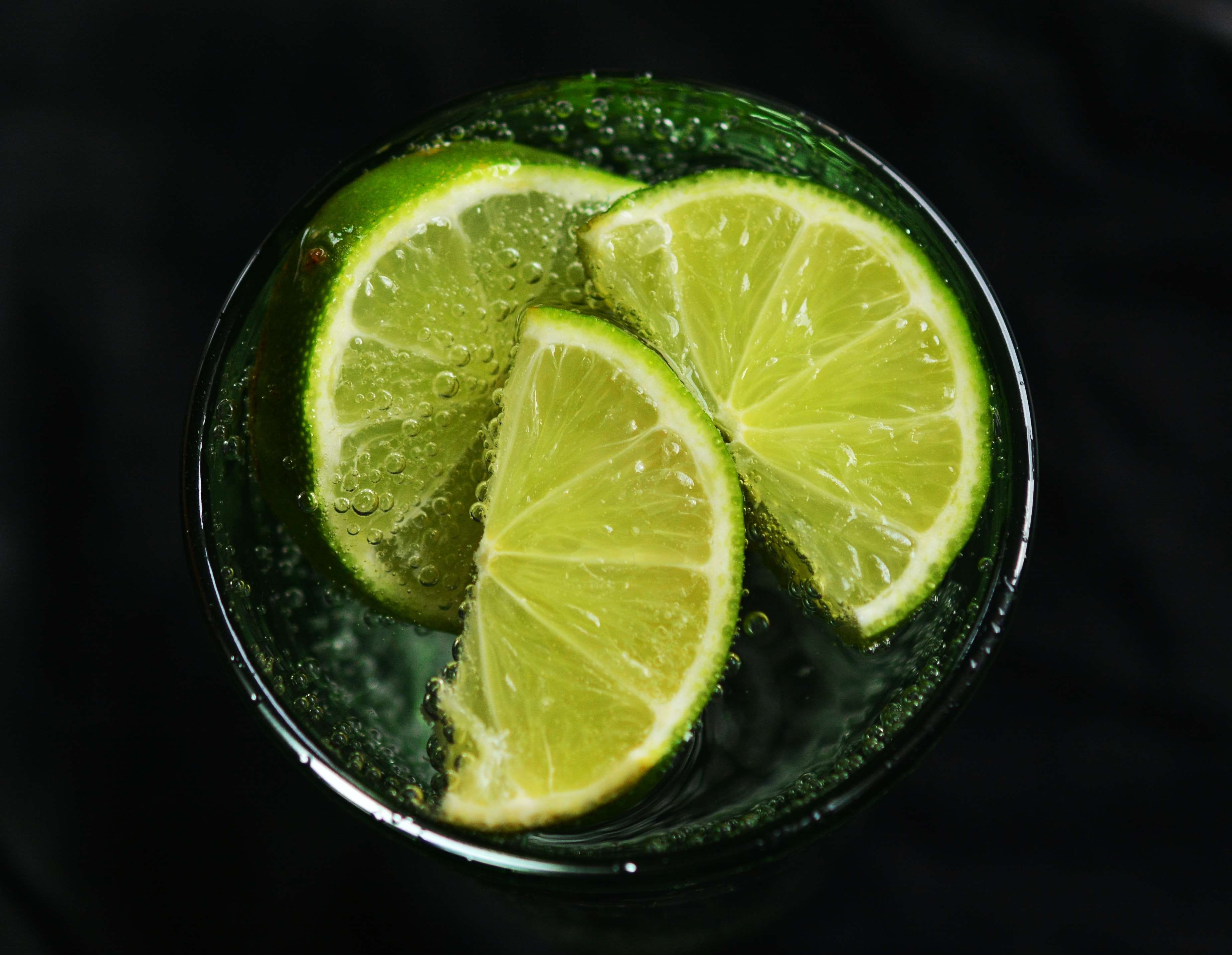 bubble, 2K, studio shot, food, lime, glass, beverage, healthy, detox, cocktail, healthy eating, lemonade, alcohol, close up, juice, mineral water, cold, HD Wallpaper
