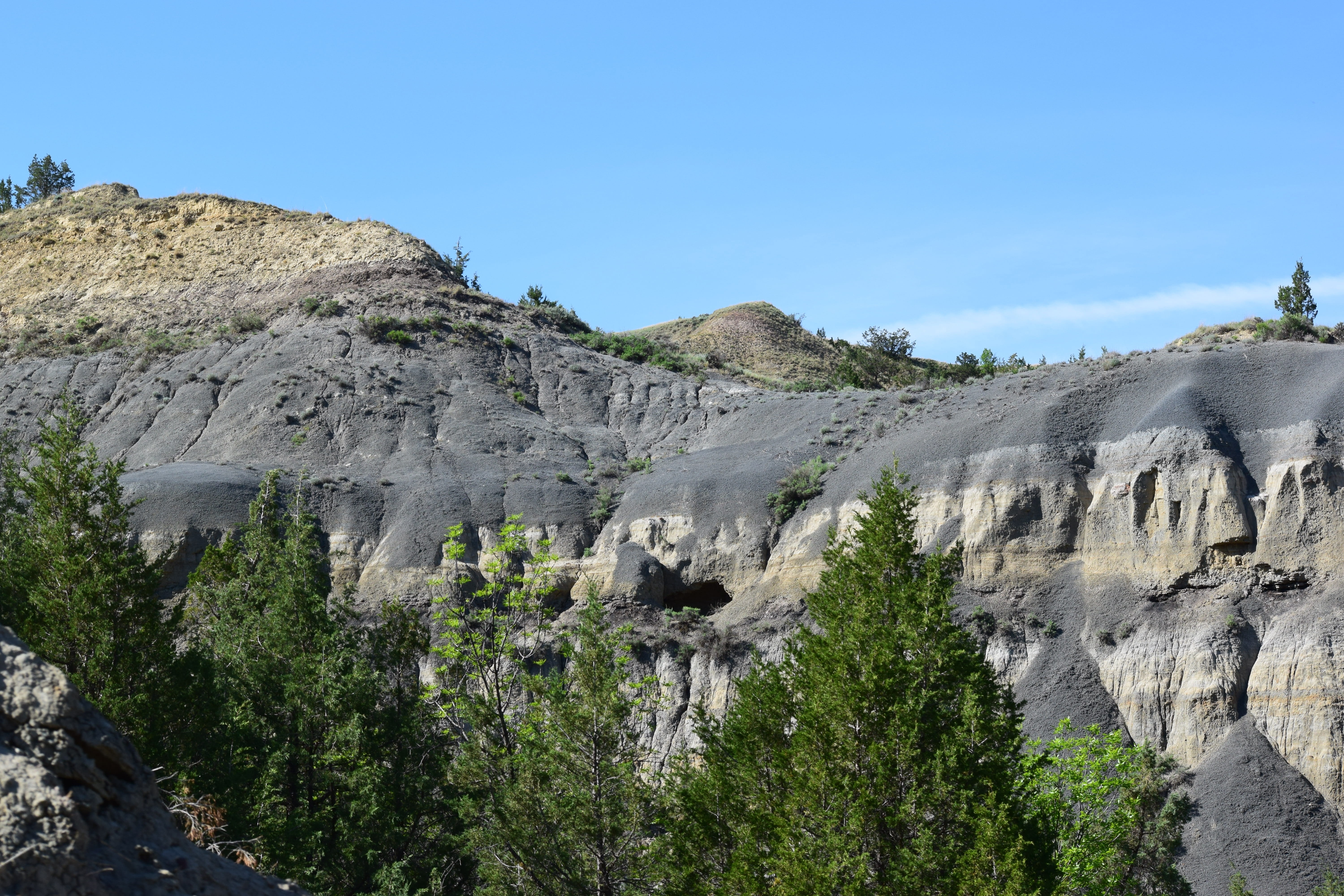 non-urban scene, 5K, beauty in nature, clear sky, land, mountain, tranquility, growth, sky, day, tranquil scene, solid, north dakota, no people, bentonite clay, HD Wallpaper