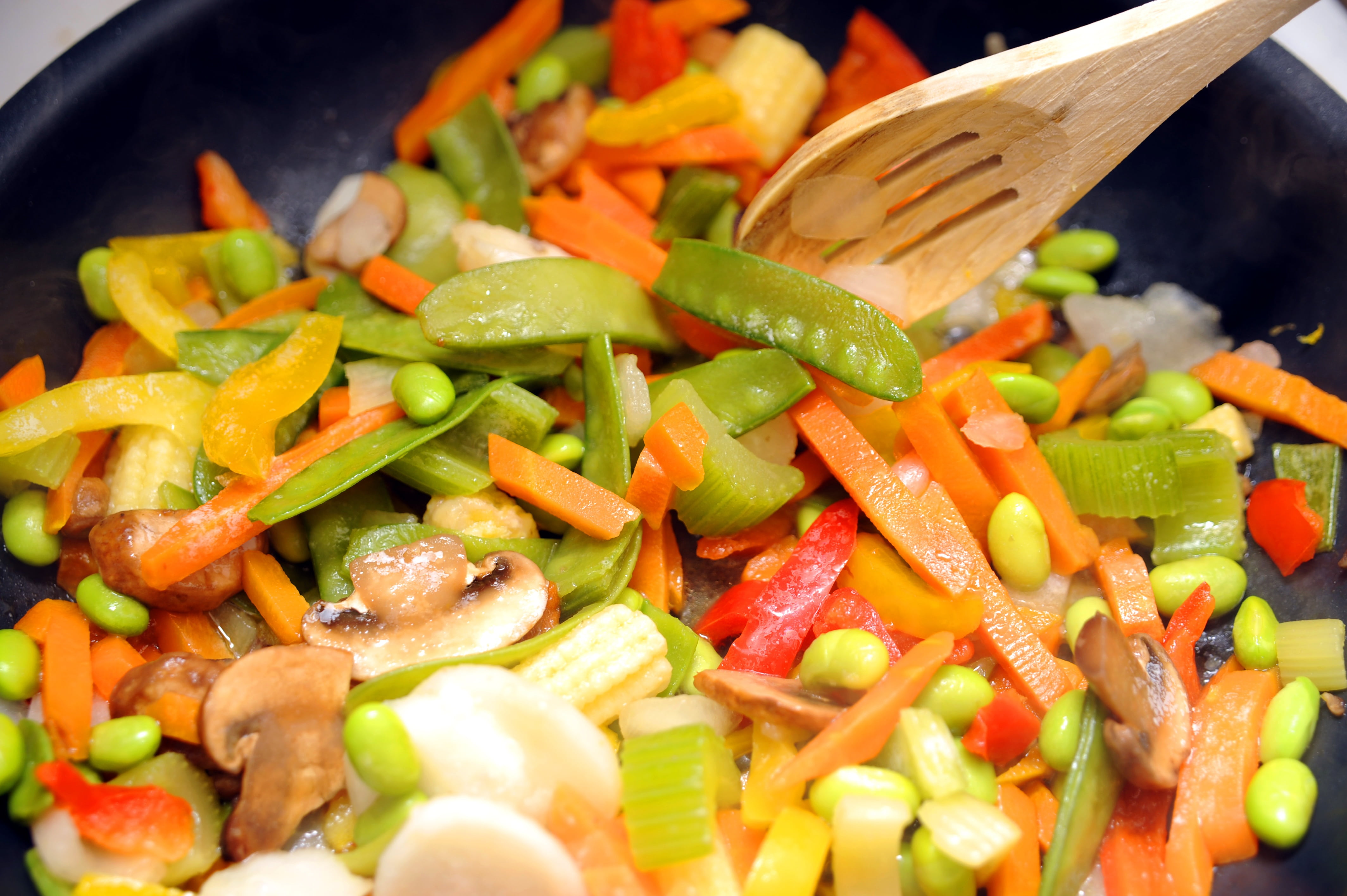 chinese food, cooking, indoors, dinner, wooden spoon, cooking pan, tomato, food, freshness, household equipment, wellbeing, kitchen utensil, detox, vegetarian food, HD Wallpaper