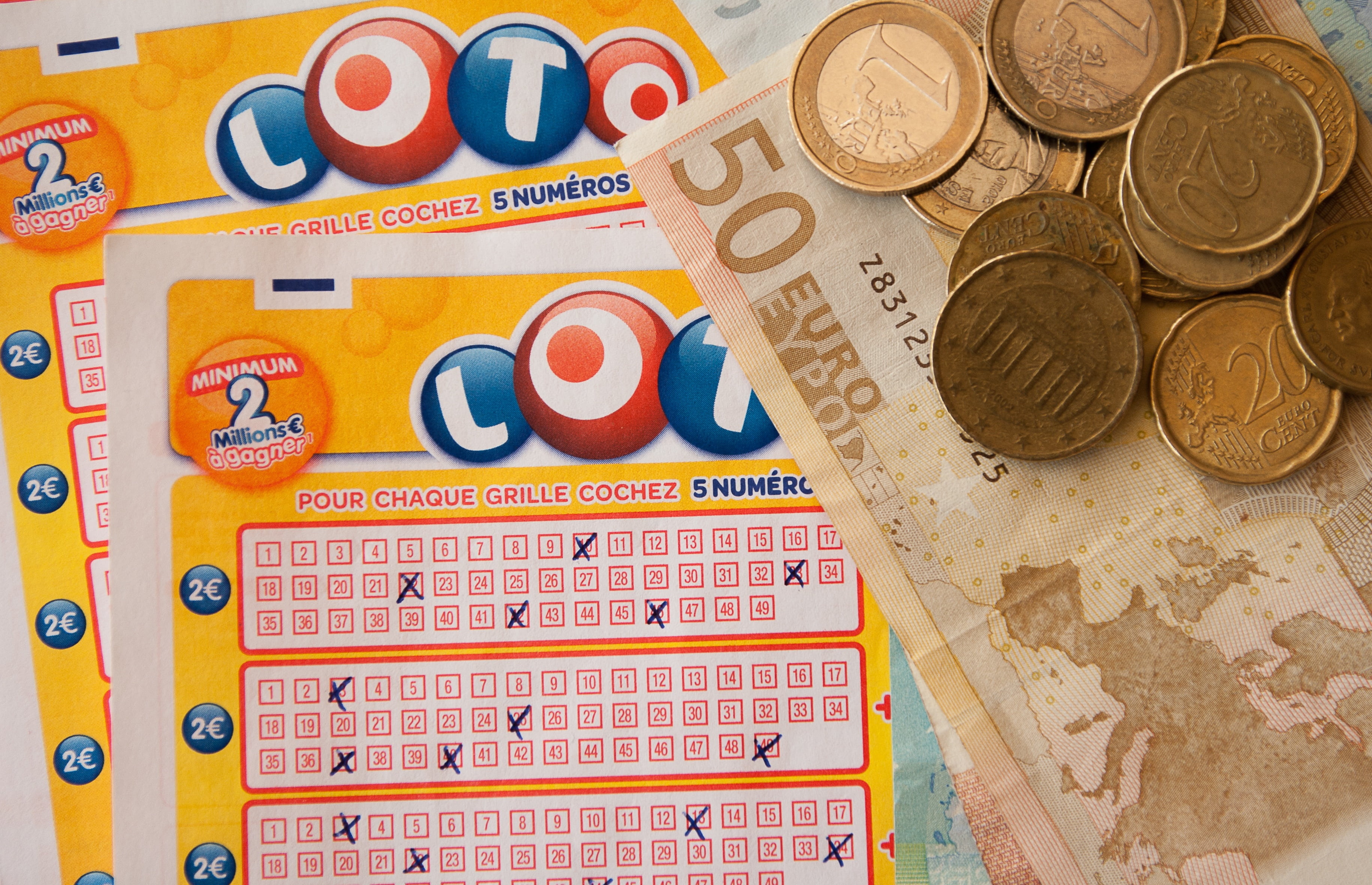 wealth, large group of objects, business, still life, loto, 2K, coin, lottery winner, studio shot, text, communication, savings, currency, paper, two, HD Wallpaper