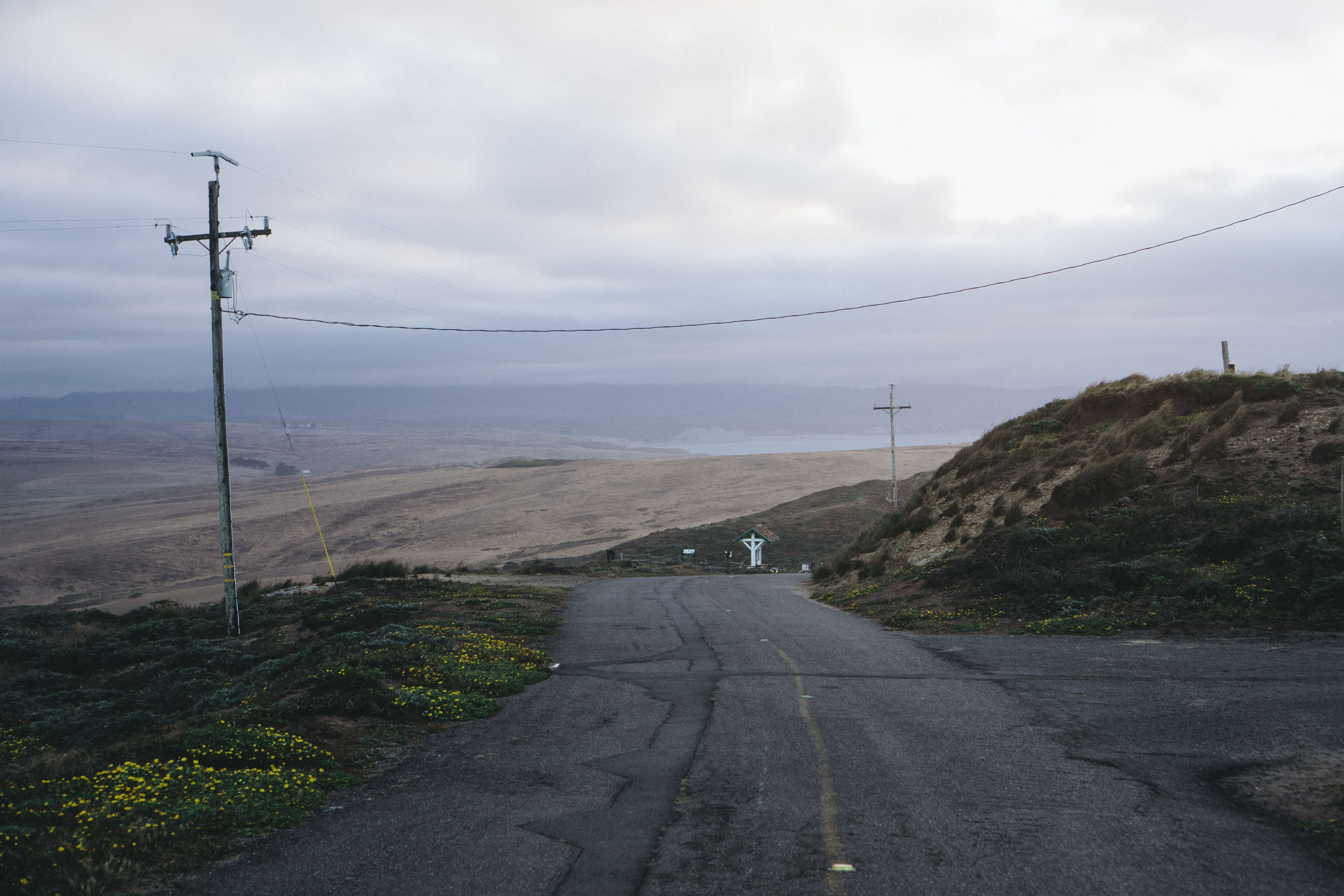 4K, electricity, california, vanishing point, peninsula, the way forward, telephone line, electricity pylon, cable, coast, technology, transportation, HD Wallpaper