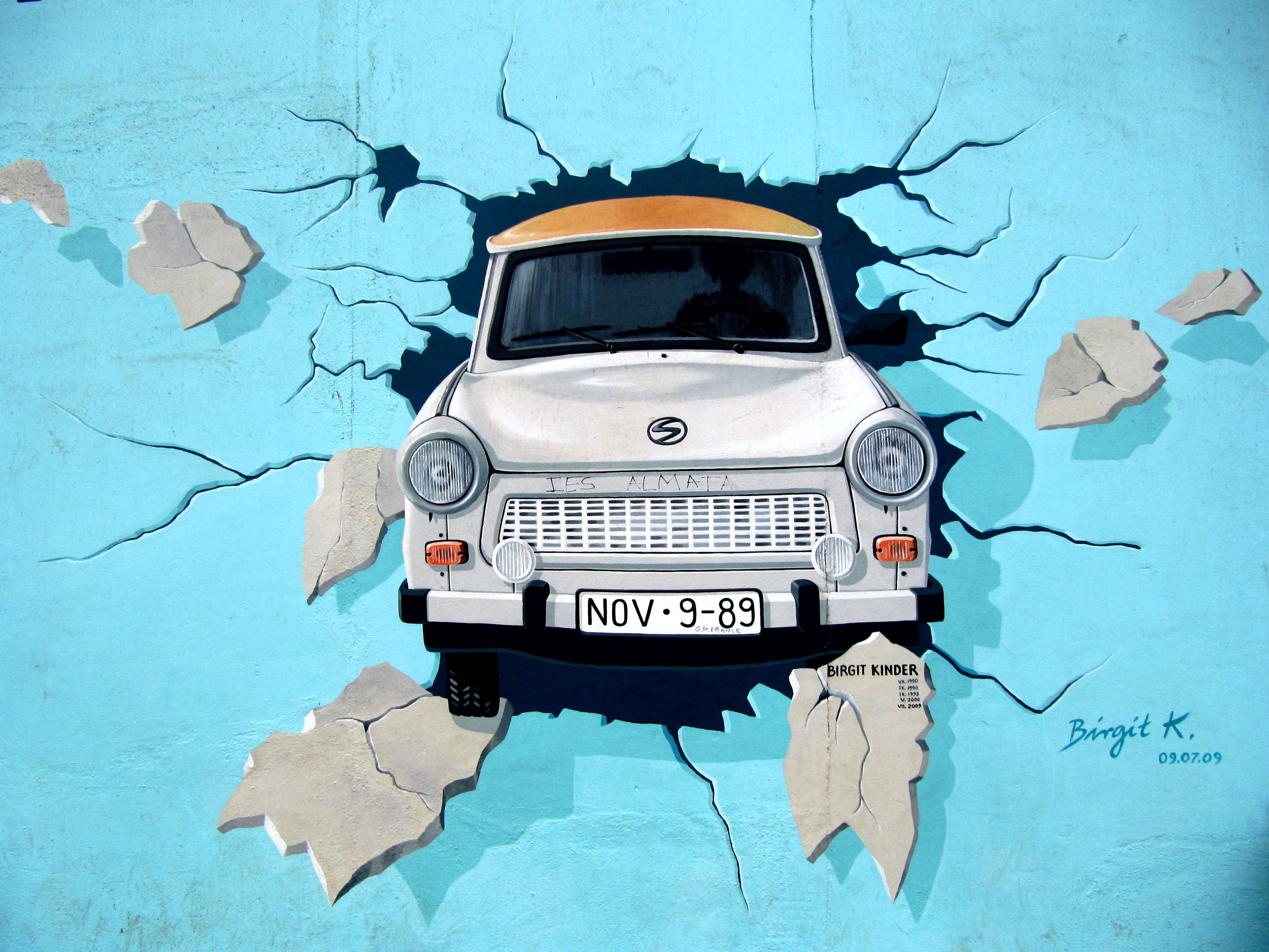 creative, signature, wall, retro styled, land vehicle, travel, transportation, artsy, textured, toy, 2K, blue, art, nature, representation, cracked, close-up, HD Wallpaper