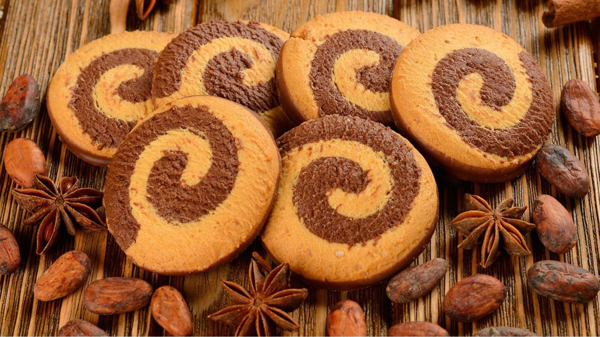delicious, dessert, food, meal, eating, food and drink, temptation, gold, 1080P, healthy eating, table, bakery, nut, close-up, variation, wood - material, HD Wallpaper