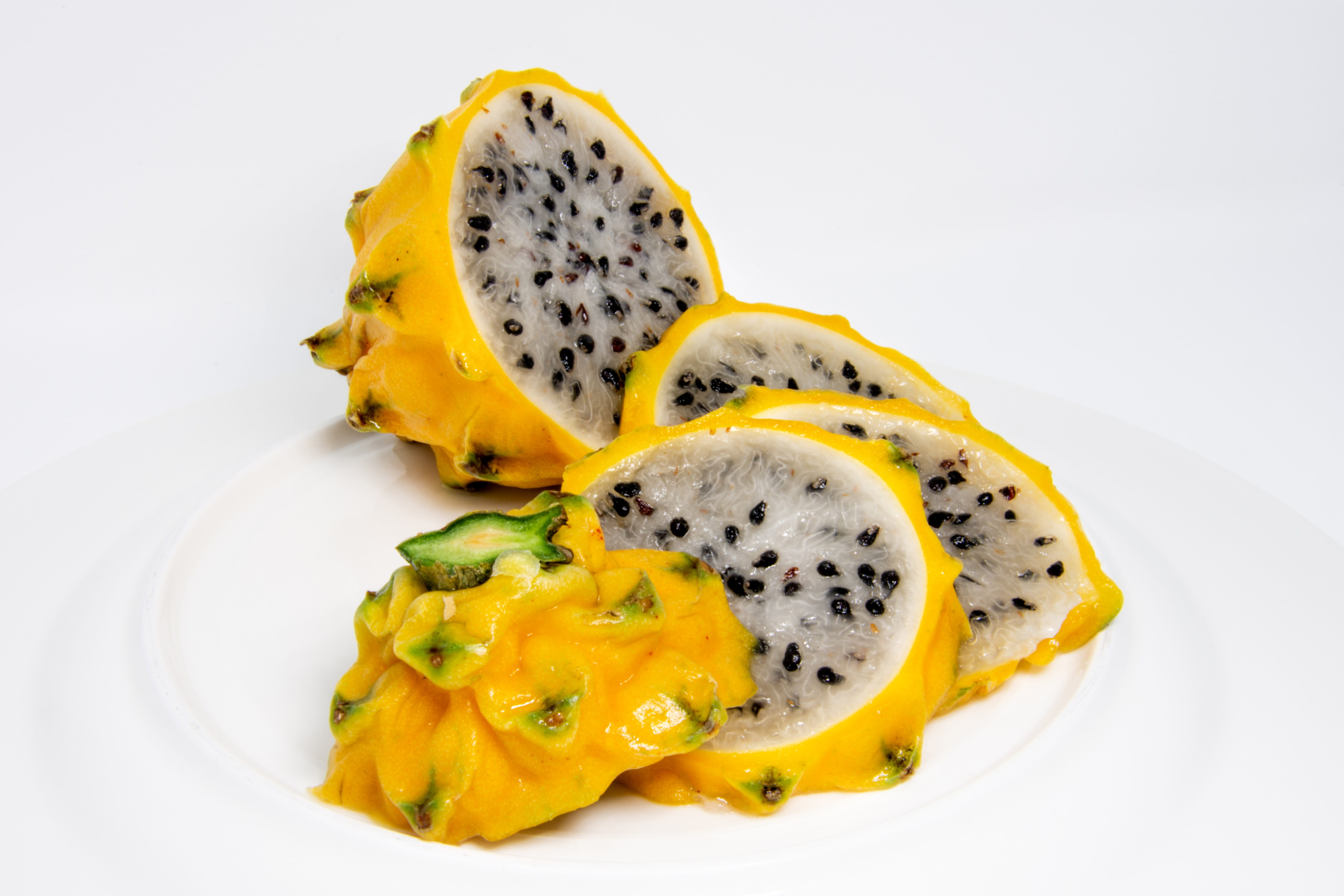 yellow dragonfruit, food and drink, focus on foreground, close-up, passion fruit, group of objects, pepper, indoors, vegetarian food, tropical fruit, dinner, HD Wallpaper
