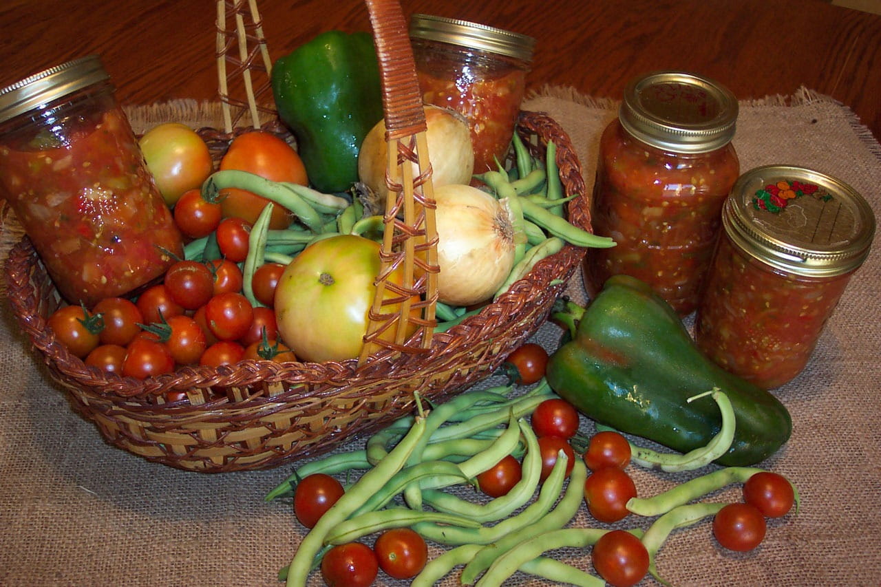 beans, home, large group of objects, ingredient, container, indoors, brown, choice, 720P, harvest, vegetable, no people, made, pepper, wellbeing, preserving, HD Wallpaper