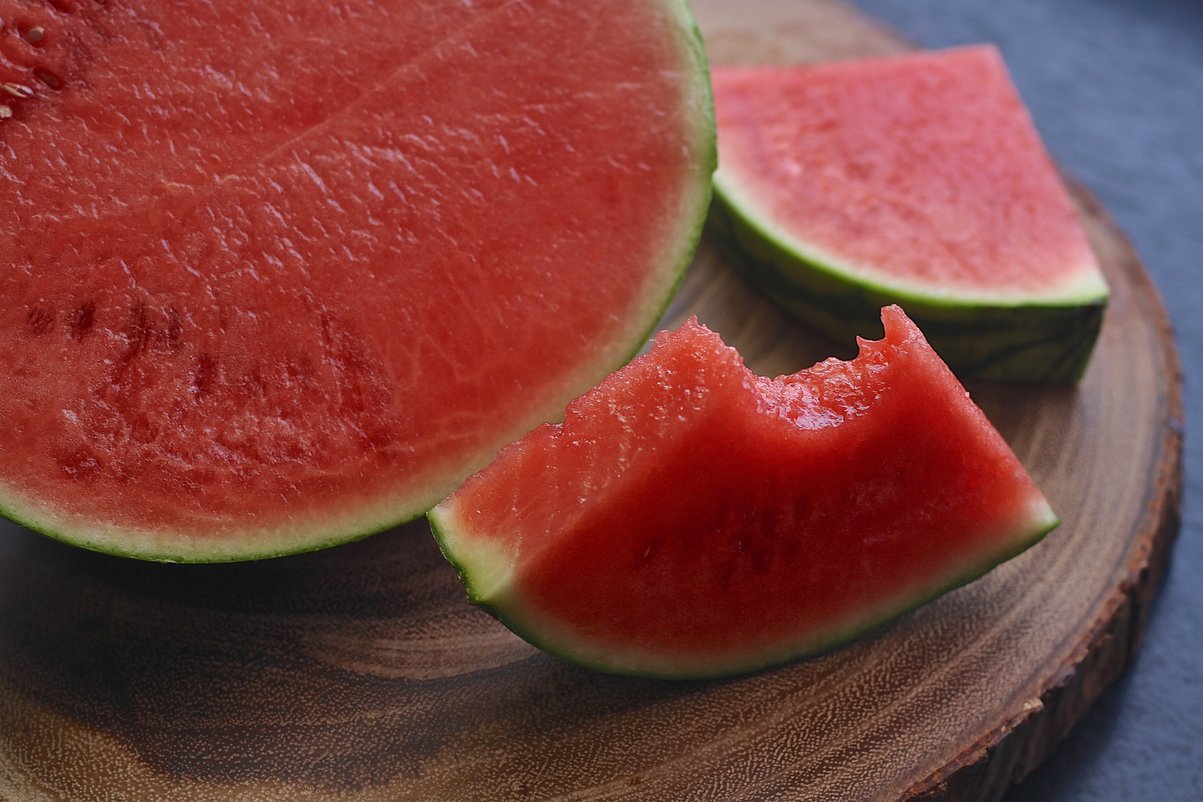 vegetarian Food, lifestyle, 4K, brown, ripe, cross Section, wellbeing, eating healthy, surface, nutritional, melon, food and drink, wood - material, organic, HD Wallpaper