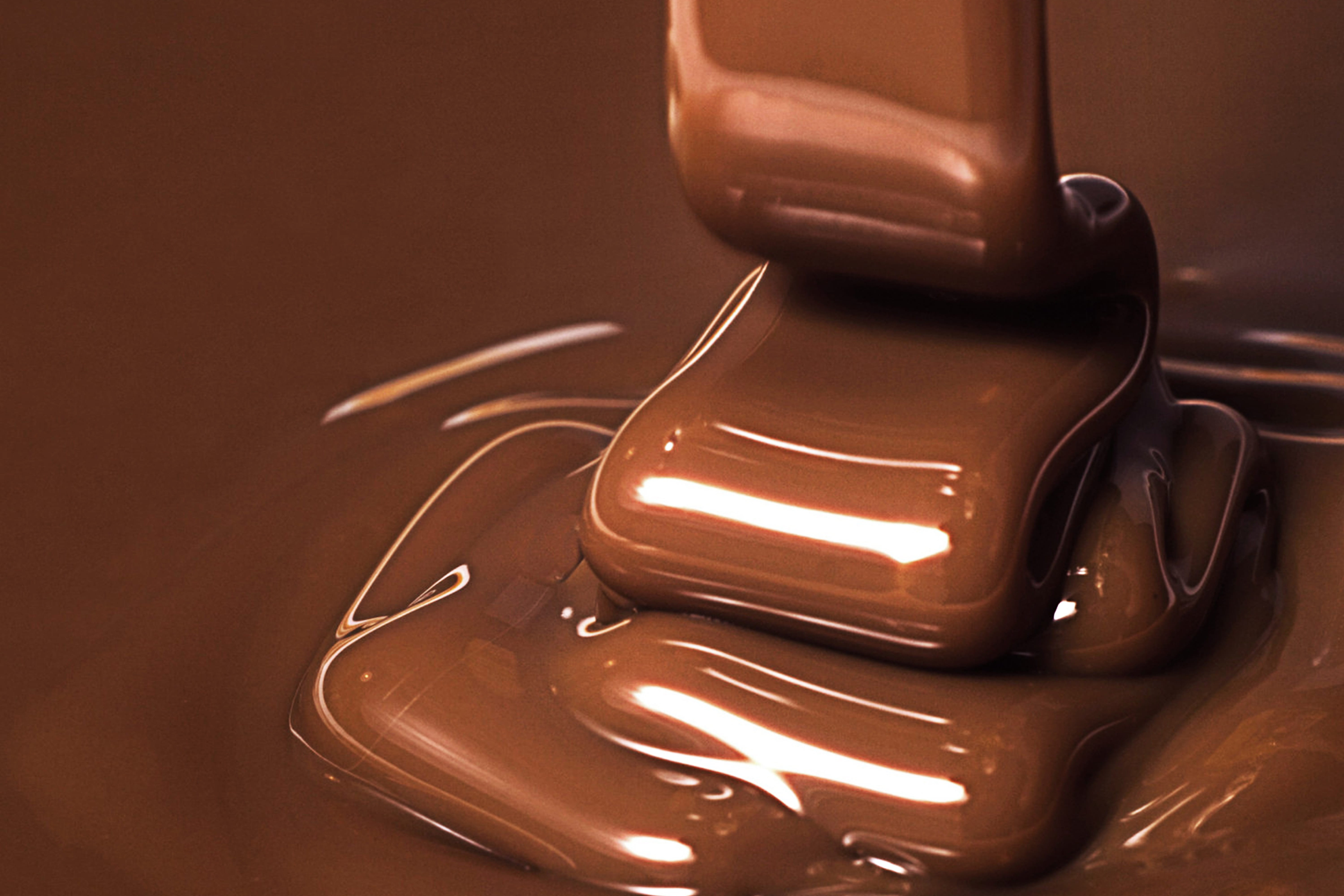 single object, chocolate factory, no people, selective focus, chocolate cake recipe, focus on foreground, chocolate cookies, metal, electricity, food and drink, HD Wallpaper