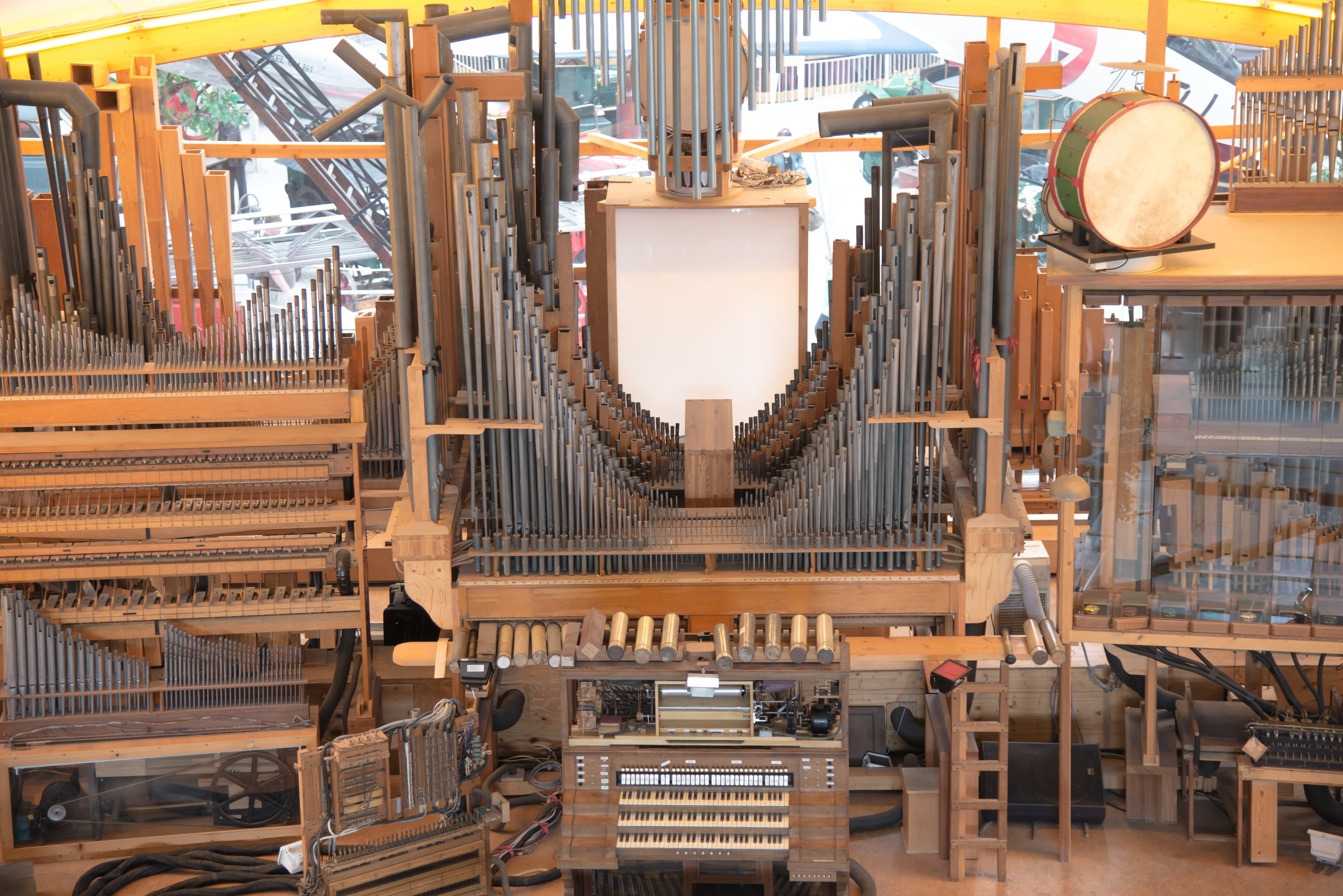 musical instrument, concert, retro, no people, business, manufacturing, day, harmony, metal, compose, factory, tonkunst, huge i, industry, tubular bells, HD Wallpaper
