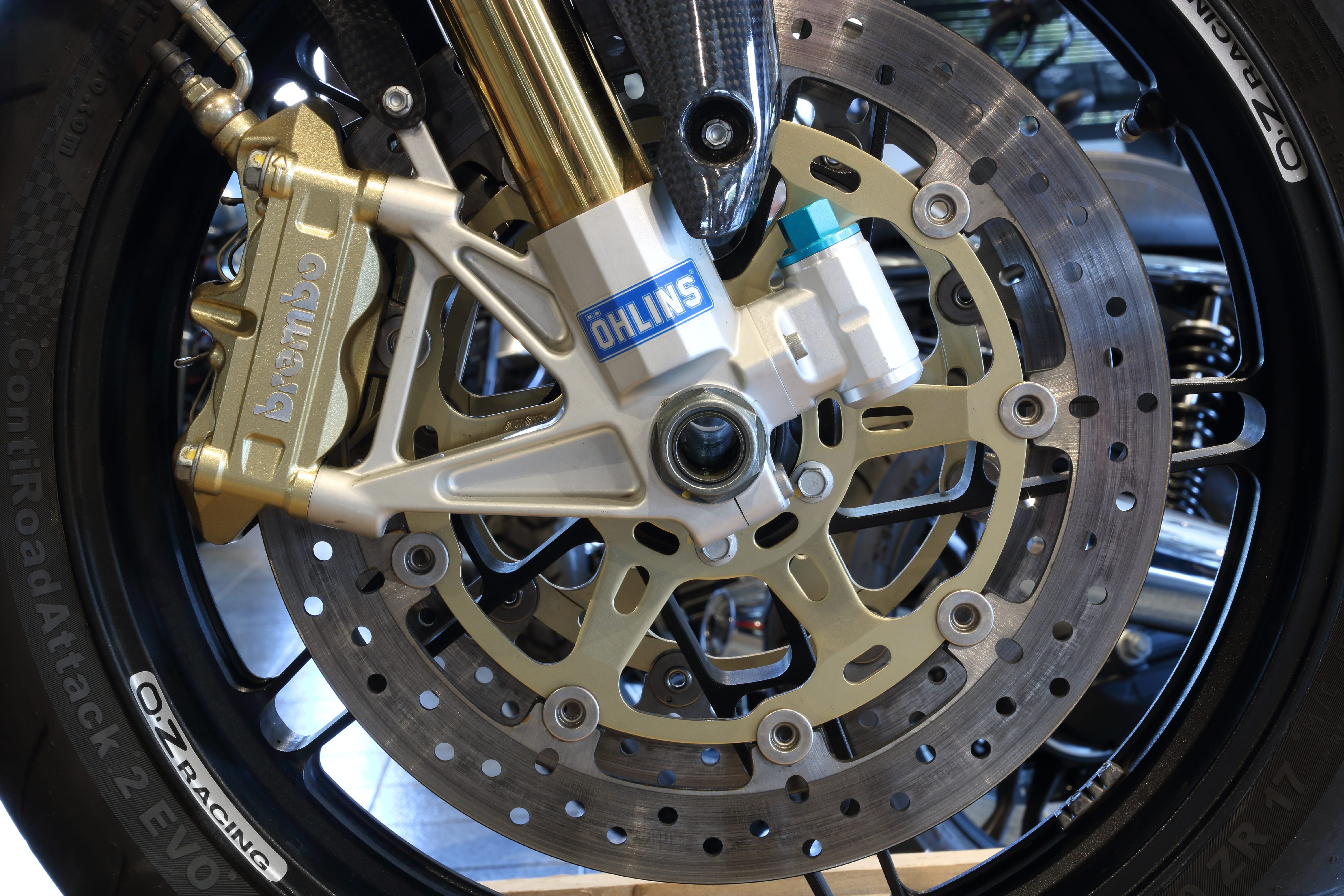 metal, wheel, circle, brembo, 5K, wheel brake, car, industry, machinery, mode of transportation, shape, tire, mgs 01 corsa, technology, vehicle part, italy, HD Wallpaper