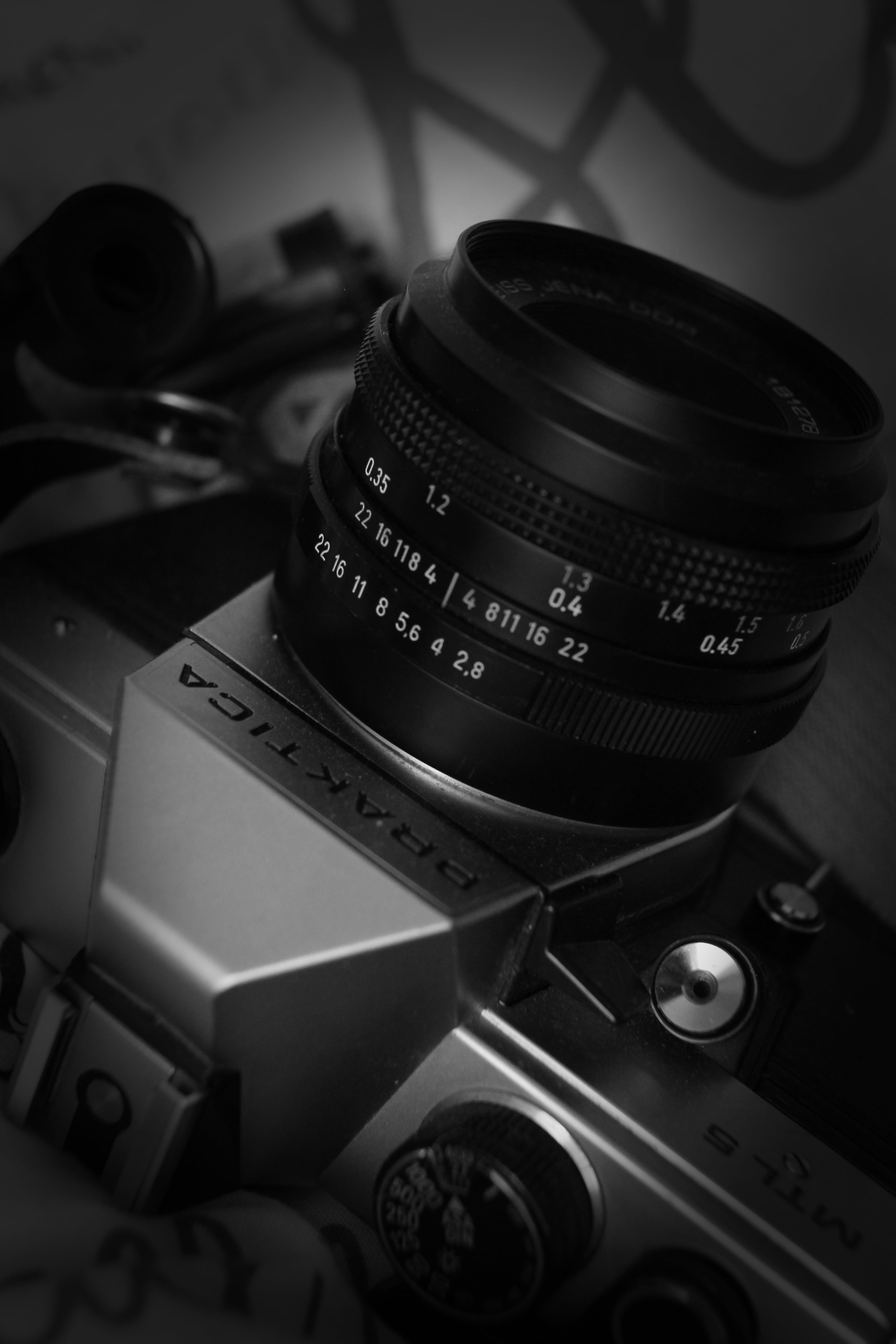 lens, work, photography themes, tourist, film industry, travel, focus, lifestyle, praktica, photographer, person, studio, focus on foreground, portrait, Phone HD Wallpaper