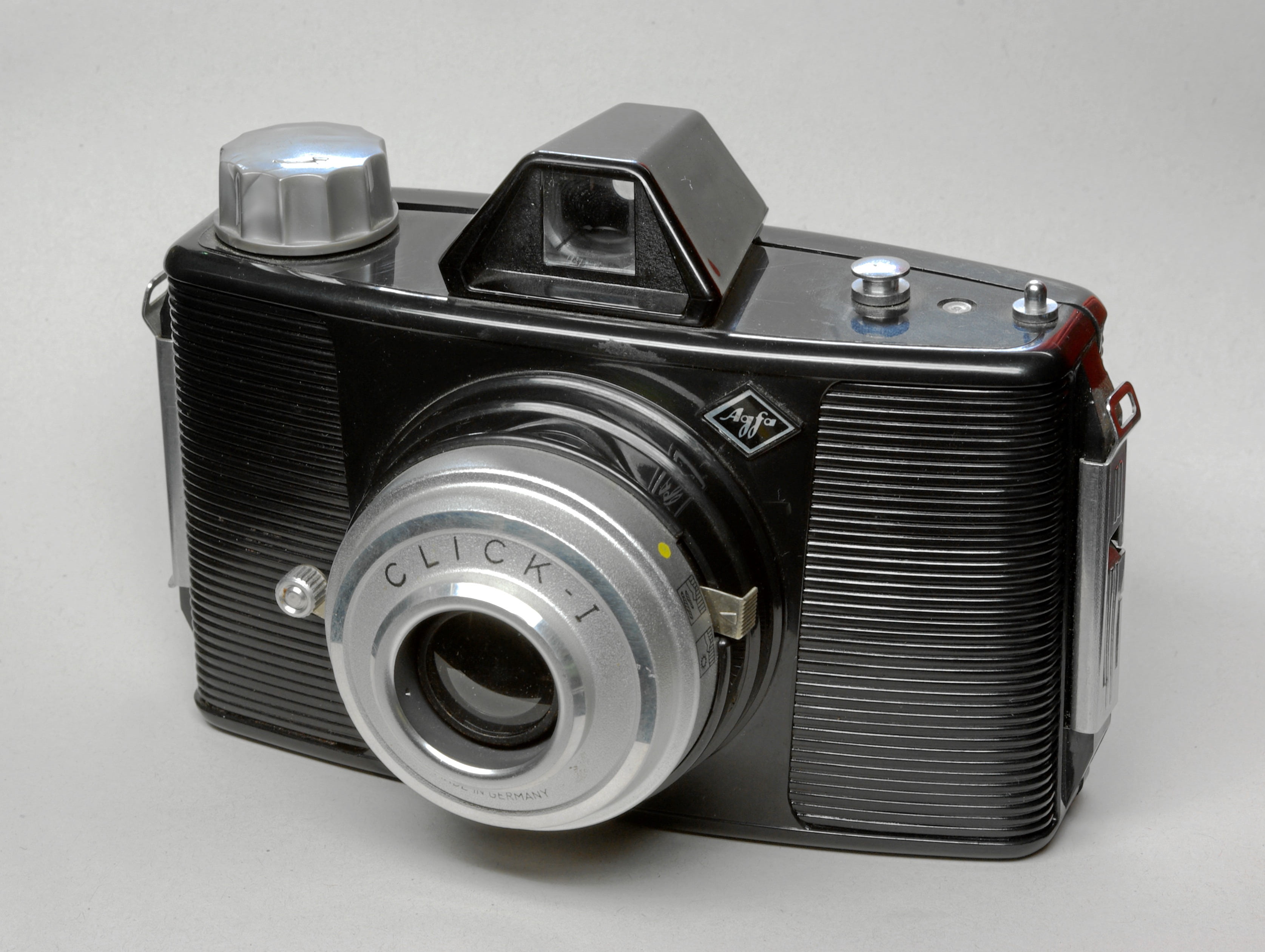 photography Themes, man made, photo, click i, gray, black, old-fashioned, equipment, close, white background, lens, flash, chrome, metal, recording, camera - Photographic Equipment, HD Wallpaper