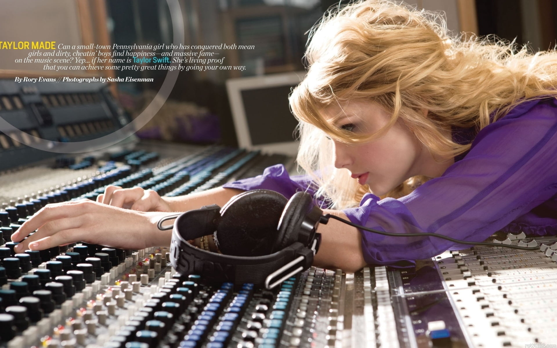 enjoyment, sound Mixer, women, entertainment, cute, cheerful, portrait, studio, headshot, girls, performer, club Dj, people, musical Instrument, offspring, HD Wallpaper
