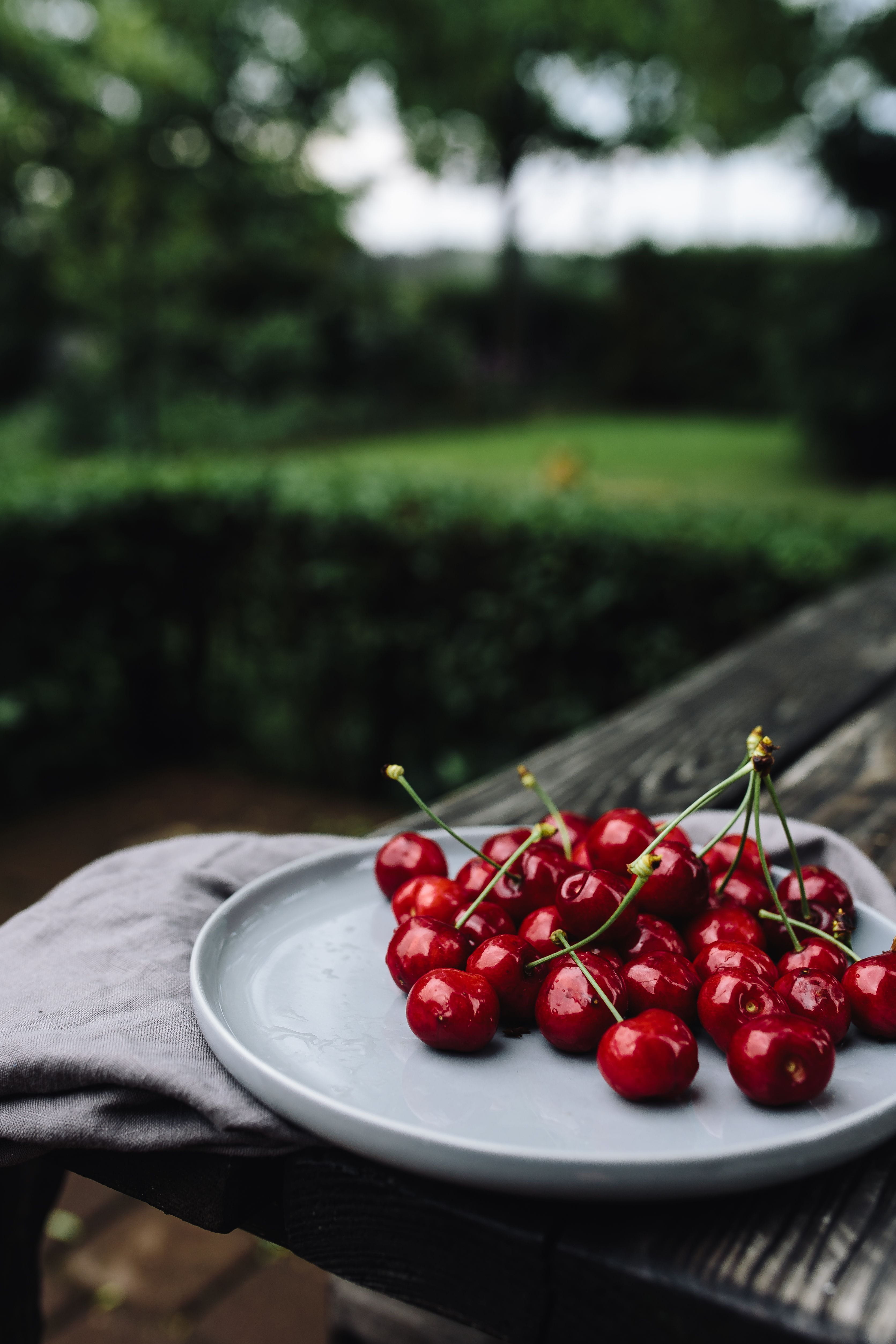 plate, cherry, Fresh, tray, close-up, nature, dessert, fruit, gourmet, table, wood - Material, organic, freshness, refreshment, simple, seasonal, wellbeing, Phone HD Wallpaper