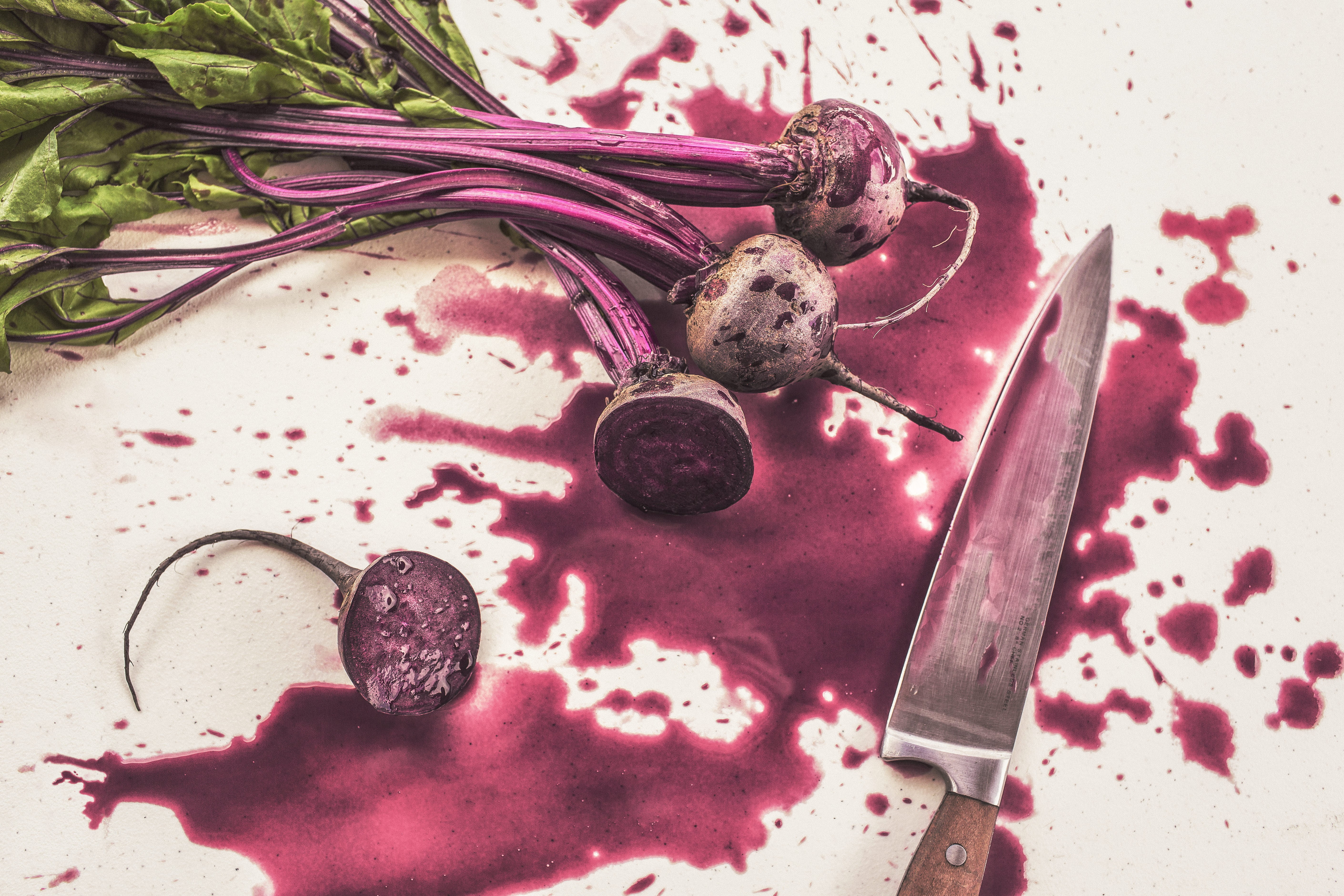 table, common beet, root vegetable, plants, vegetable, 5K, kitchen knife, purple, no people, food and drink, dirt, dirty, red, roots, freshness, close-up, HD Wallpaper