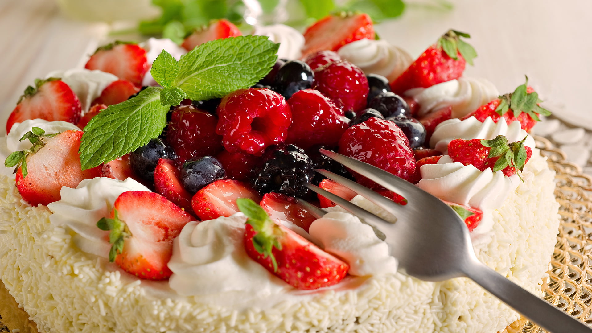 food, organic, raspberry, strawberries, healthy, baked, sweet food, ready-to-eat, vegetable, berry fruit, close, nobody, herb, freshness, health, fruit, HD Wallpaper