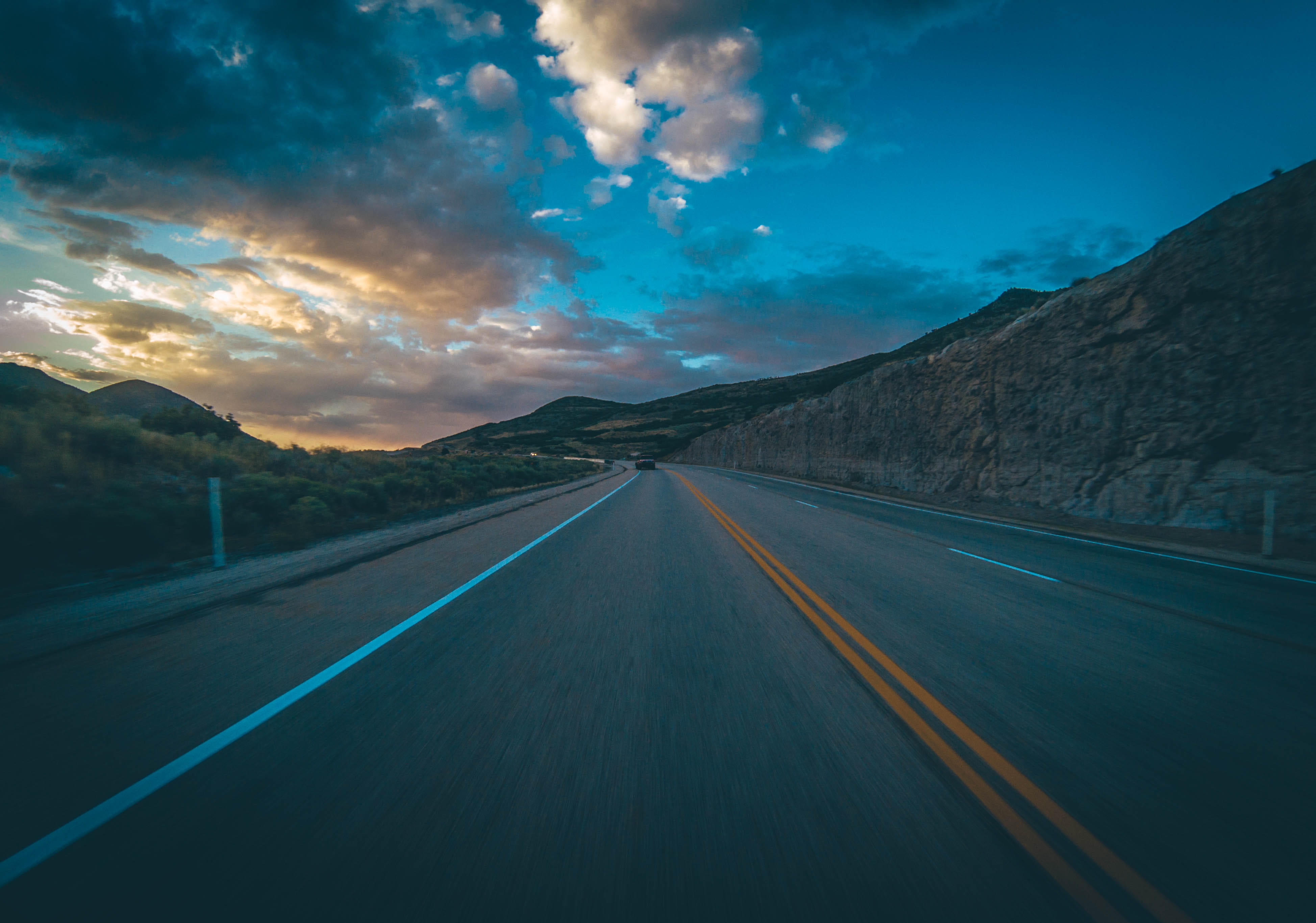 diminishing perspective, road marking, the way forward, course, mountain cliff, lane, tranquility, cloud - sky, cliffside, landscape, marking, sign, dividing line, HD Wallpaper