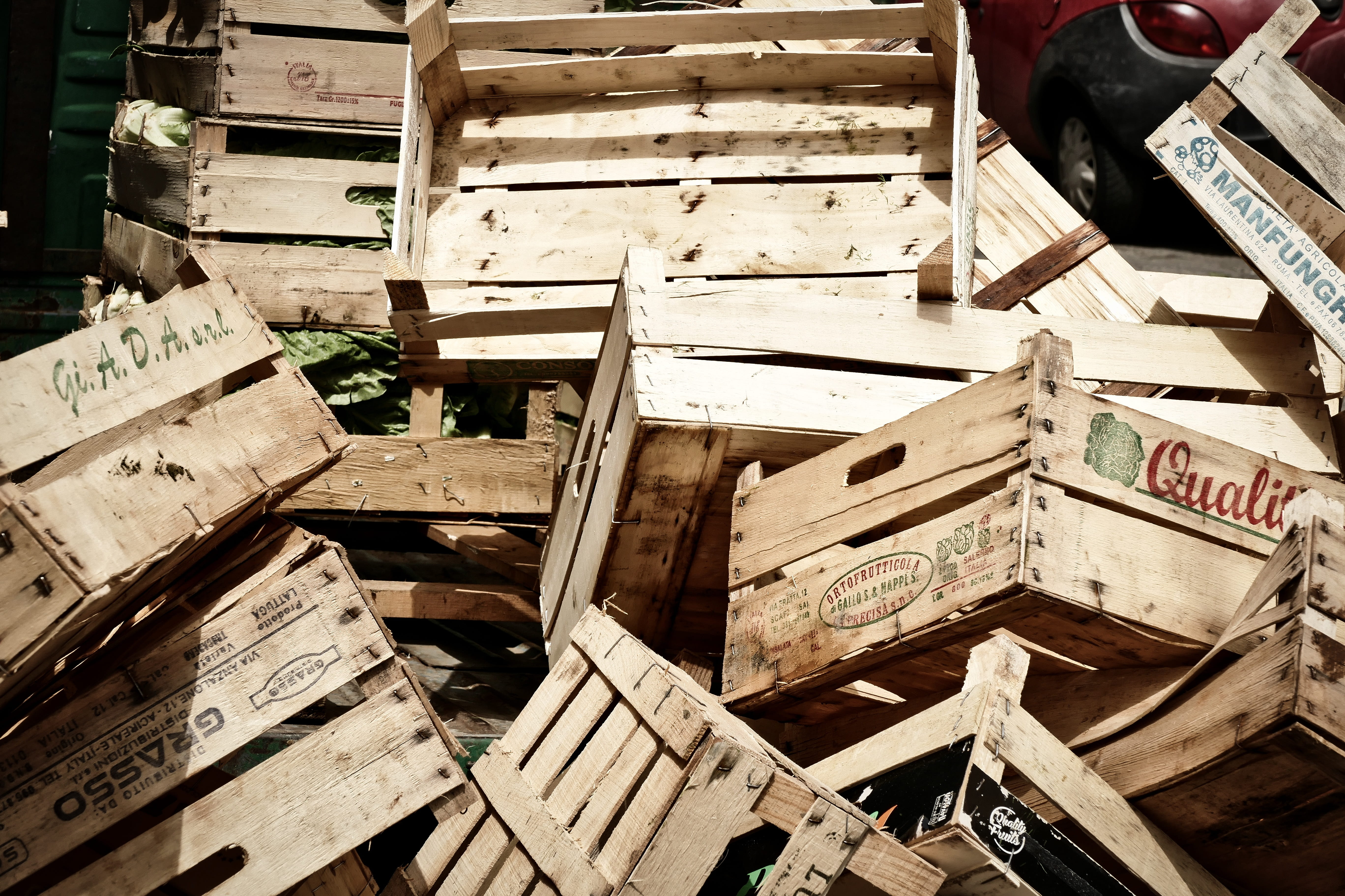 damaged, wooden boxes, pollution, recycling, indoors, crate, the prevention of waste, choice, food, abundance, container, garbage, abandoned, business, HD Wallpaper