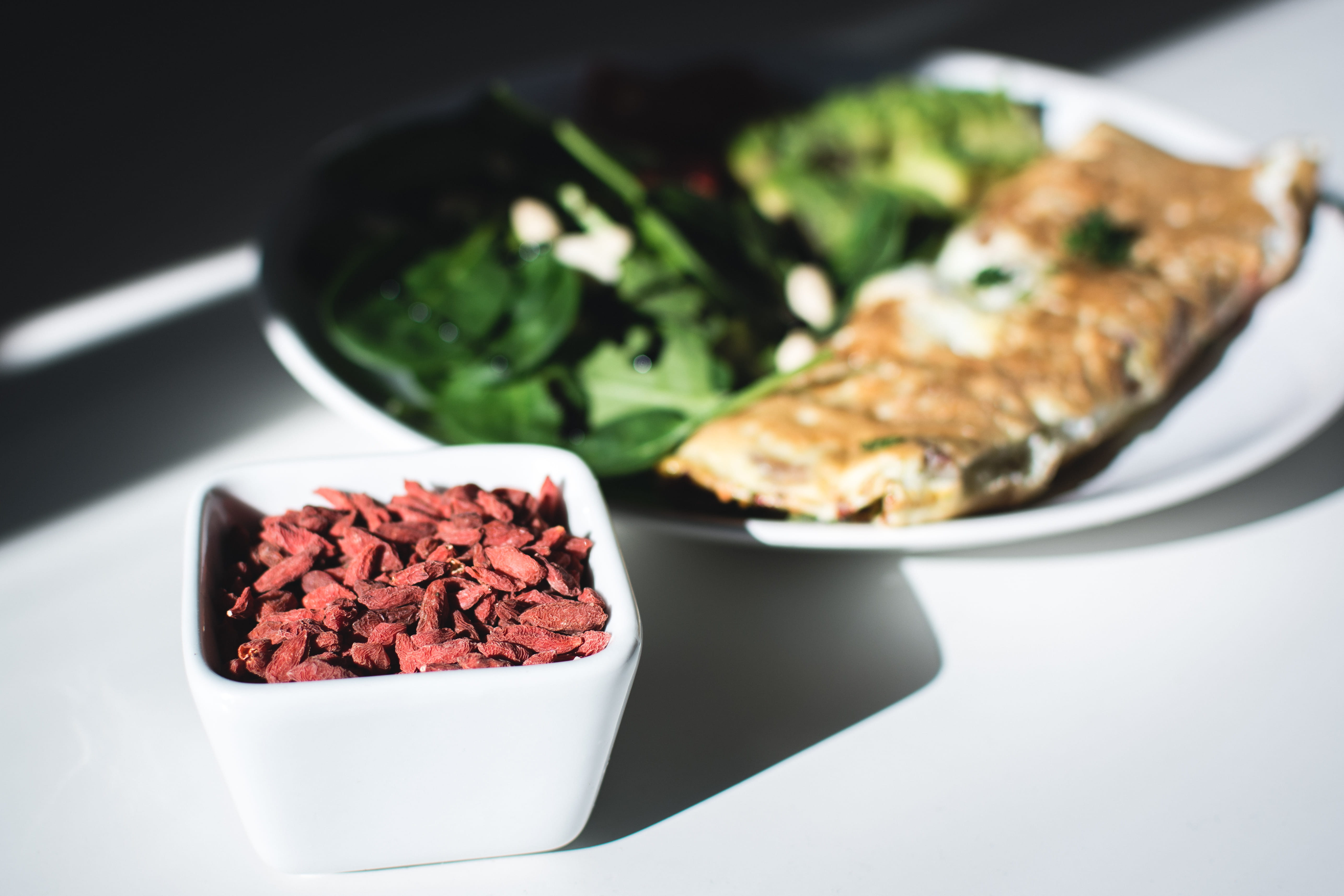 indoors, 5K, berries, table, healthy Eating, close-up, crockery, spoon, temptation, healthy, dinner, freshness, focus on foreground, herb, nutrients, Goji berries, HD Wallpaper