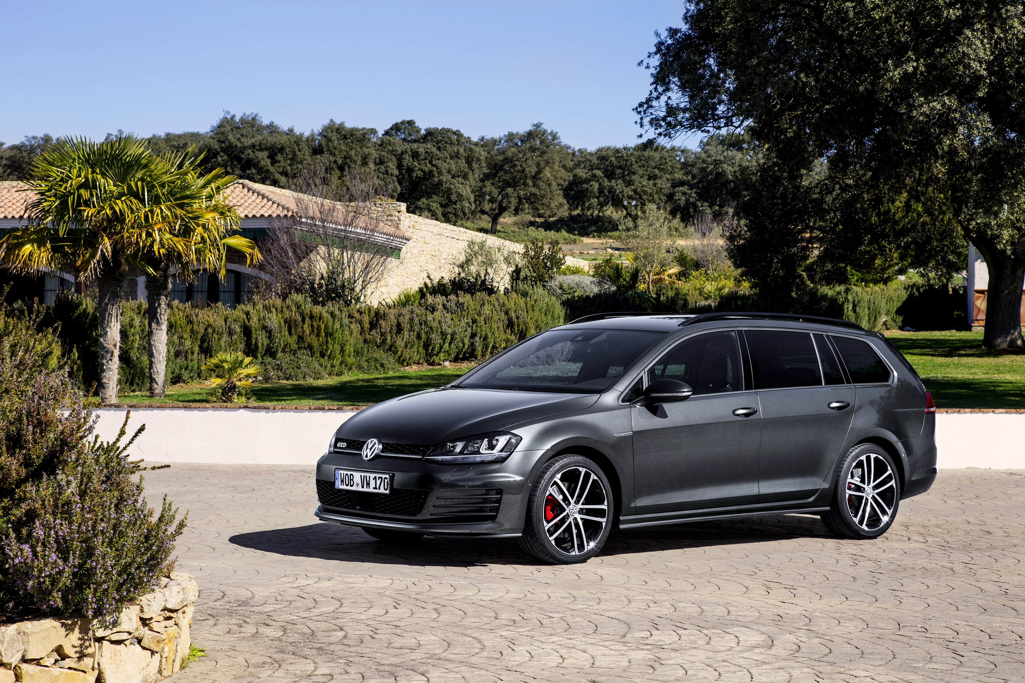 shadow, land, sunlight, plant, mode of transportation, Golf, Volkswagen, no people, luxury, road, growth, 4K, clear sky, sky, 2015, tree, Type 5G, transportation, HD Wallpaper