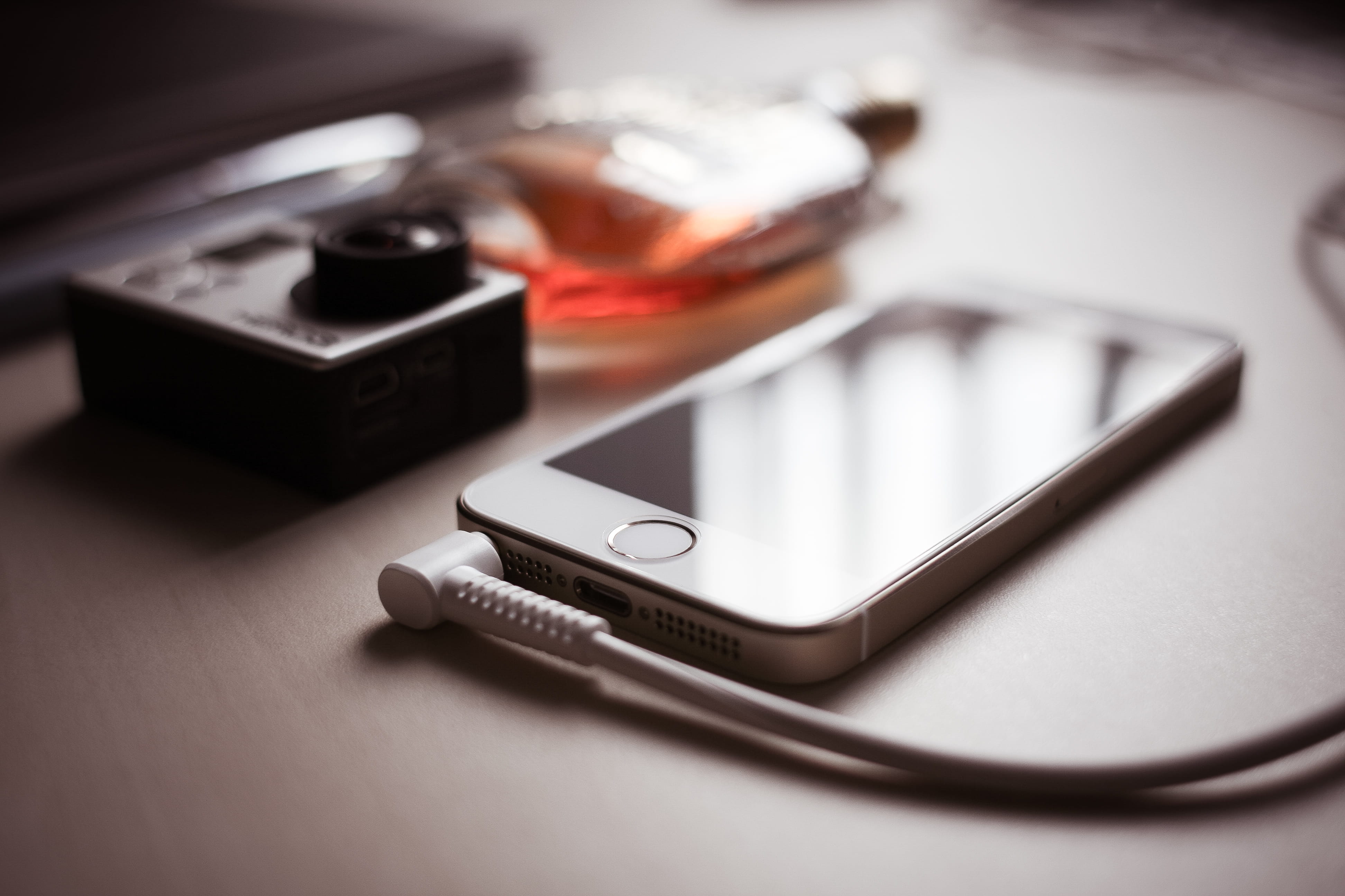 equipment, electrical equipment, modern, connection, indoors, s, communication, 4K, technology, portable information device, iphone, black color, no People, HD Wallpaper