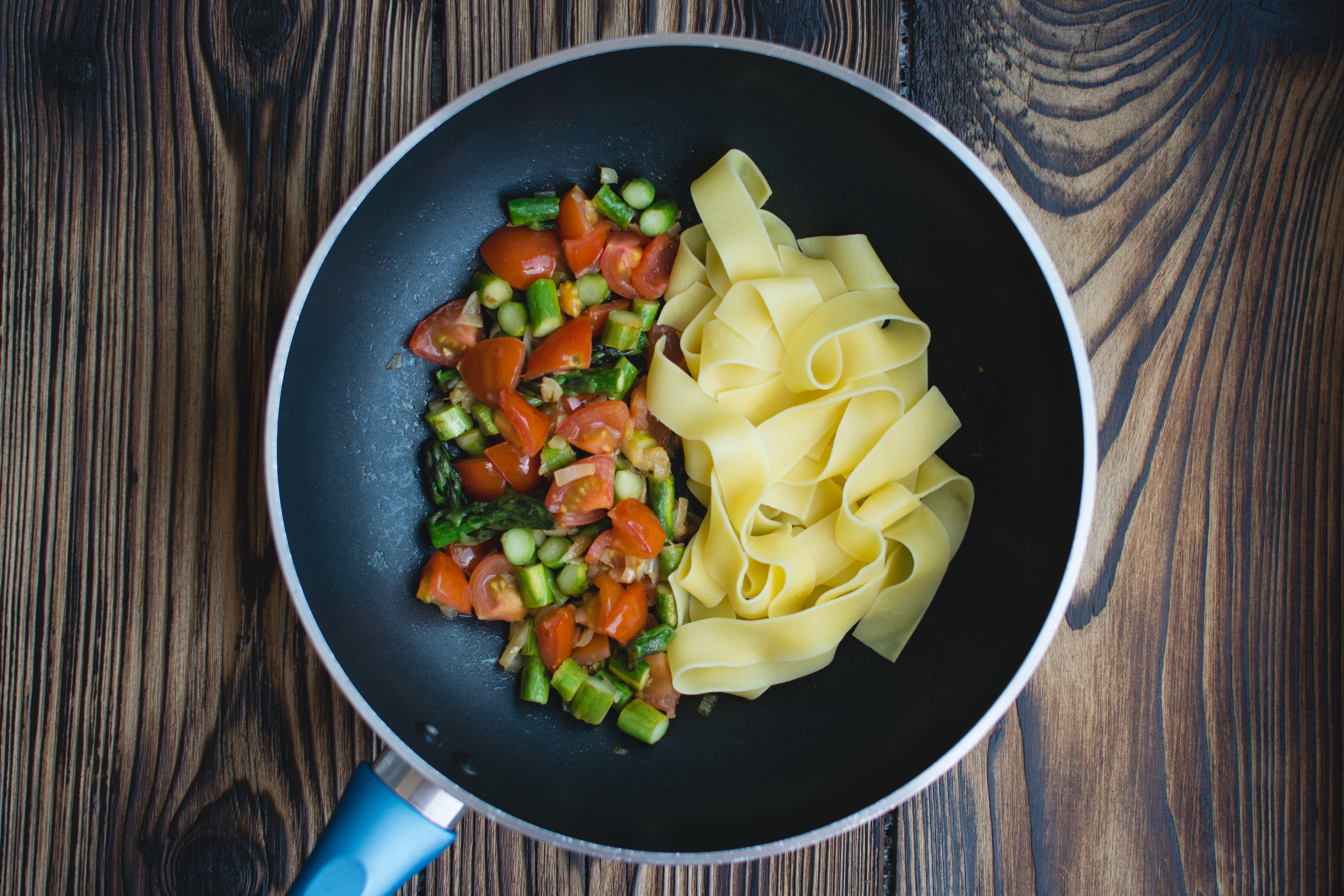 Healthy, fork, eating, preparation, Foodie, foodies feed, breakfast, hungry, wood - Material, healthy Eating, indoors, lunch, table, plate, pan, wellbeing, HD Wallpaper
