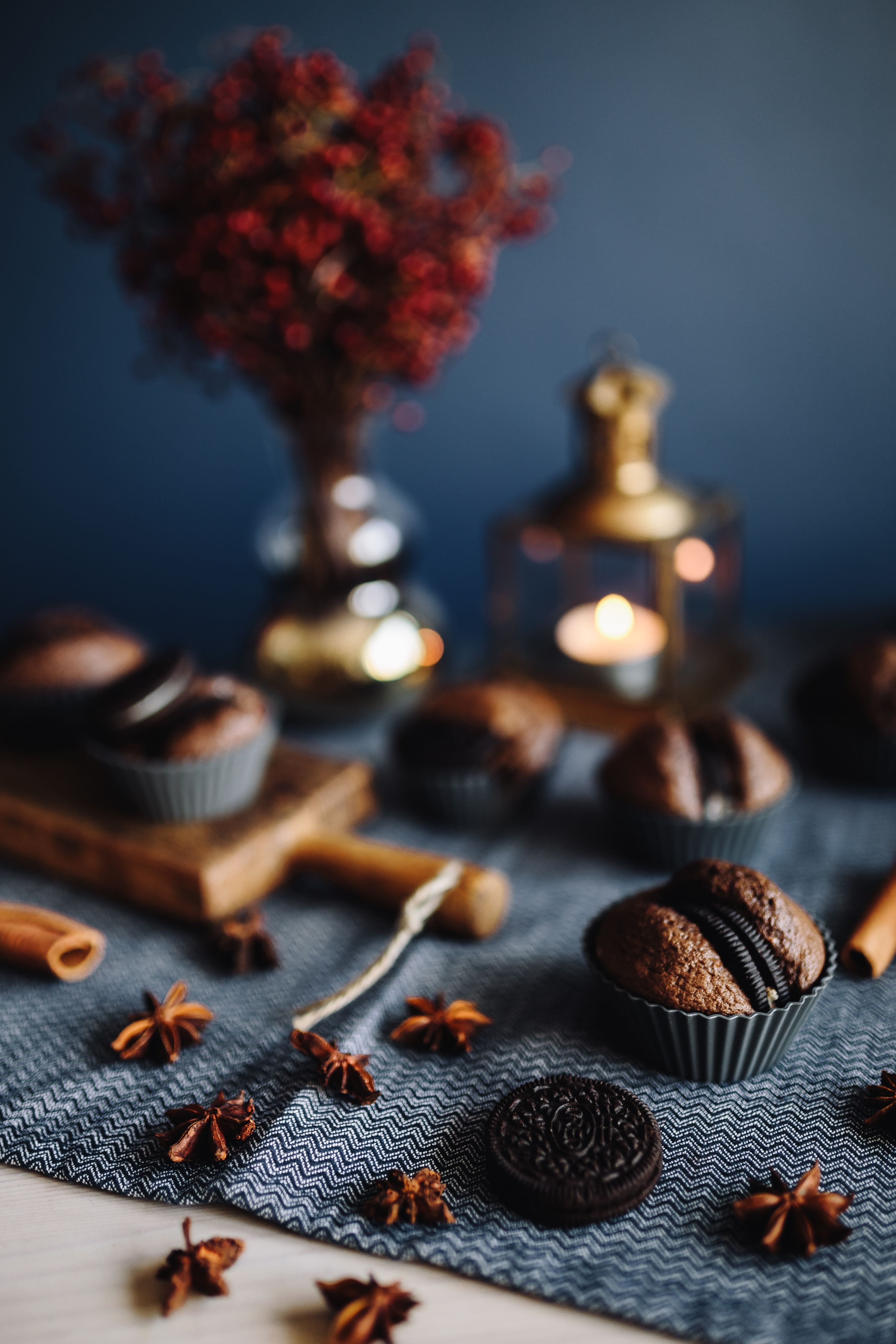 cupcake, freshness, indoors, christmas, cook, still life, Muffins, celebration, selective focus, Oreo, food, homemade, cinnamon, muffin, baked, bakery, Phone HD Wallpaper