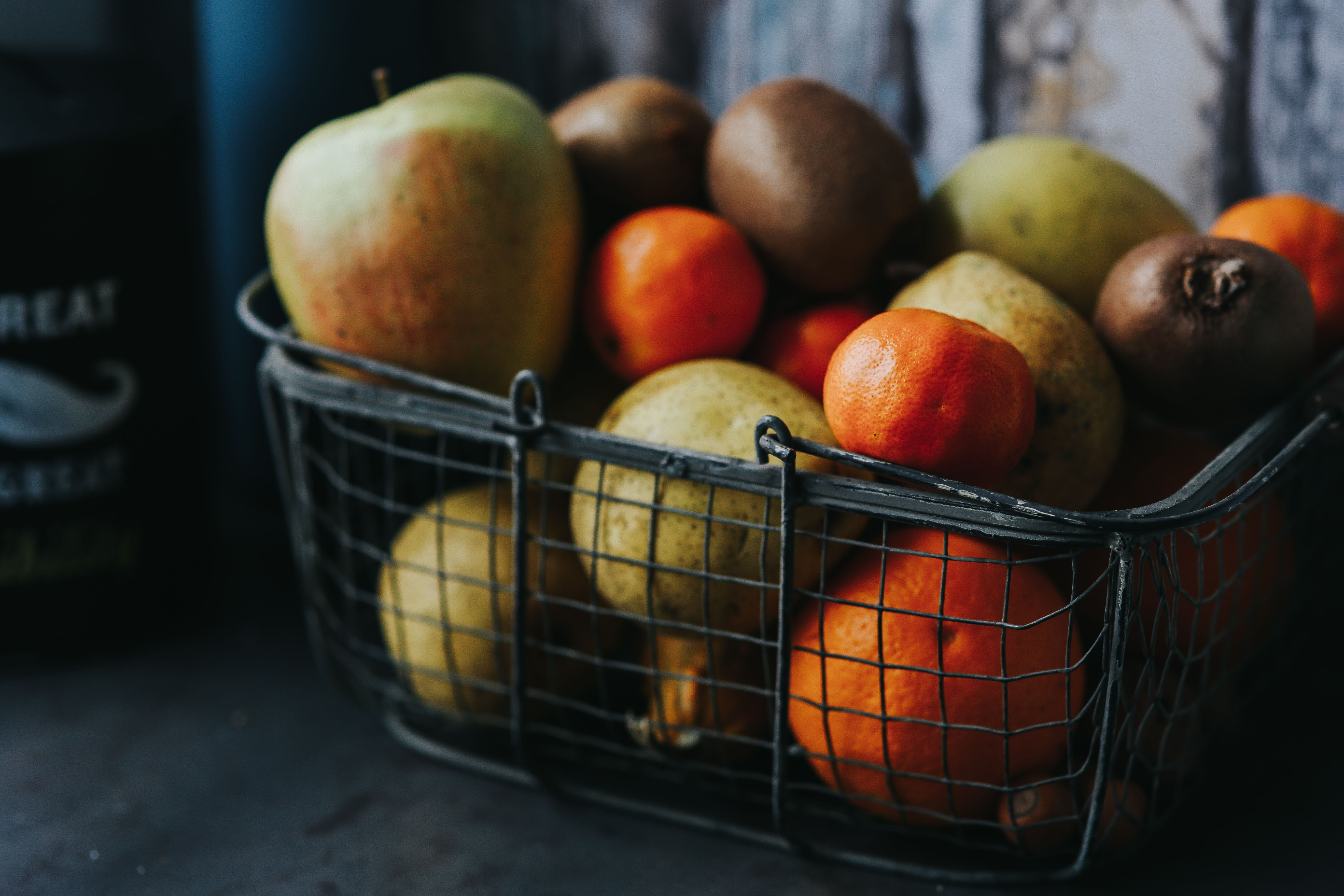 container, food and drink, red, indoors, basket, Apple, focus on foreground, fruit, ripe, organic, kiwi, still life, citrus fruit, Fruit basket, freshness, HD Wallpaper