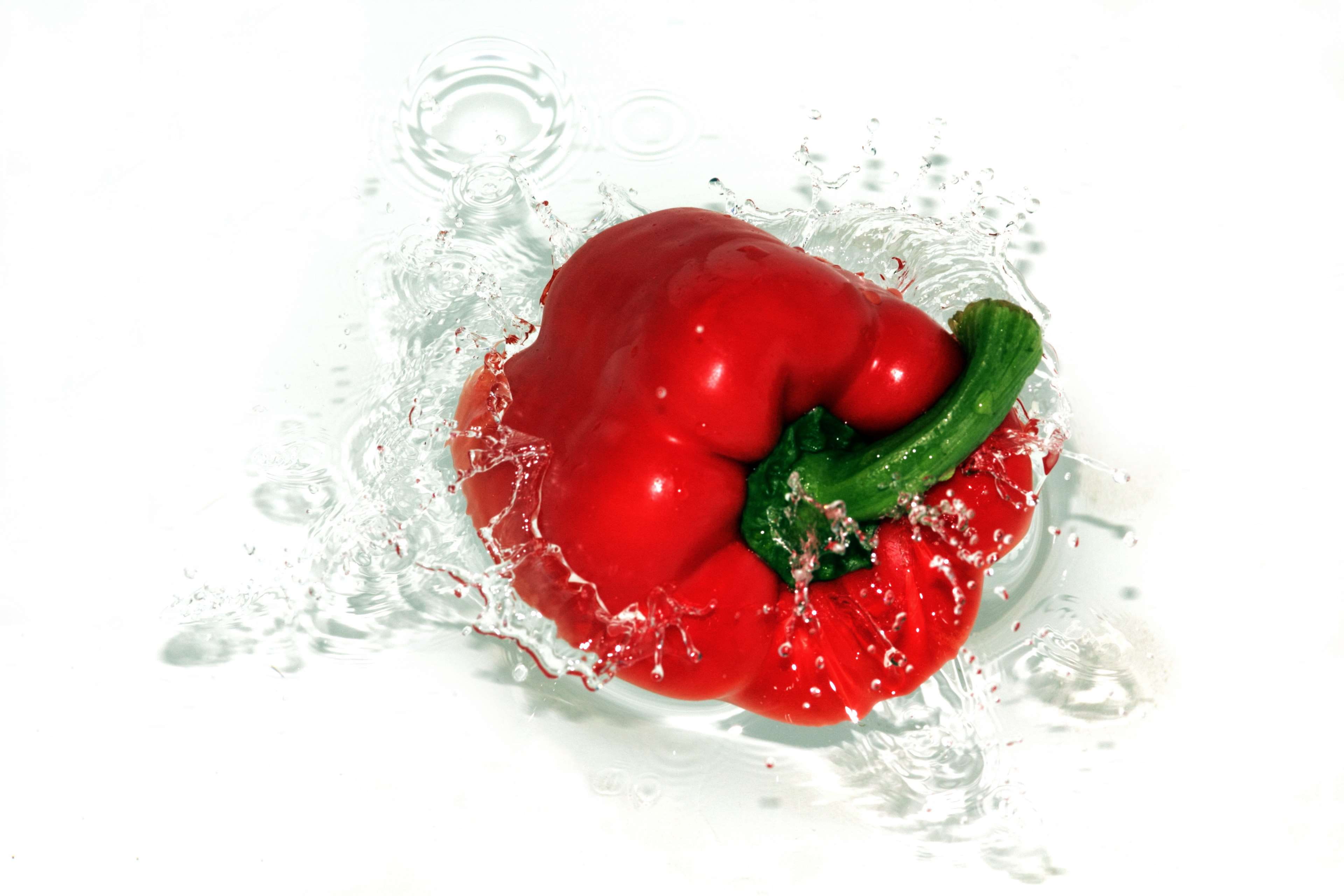 4K, red, purity, red bell pepper, pepper, no people, drop, food and drink, fresh, close-up, healthy eating, nature, indoors, closeup, water, capsicum, HD Wallpaper