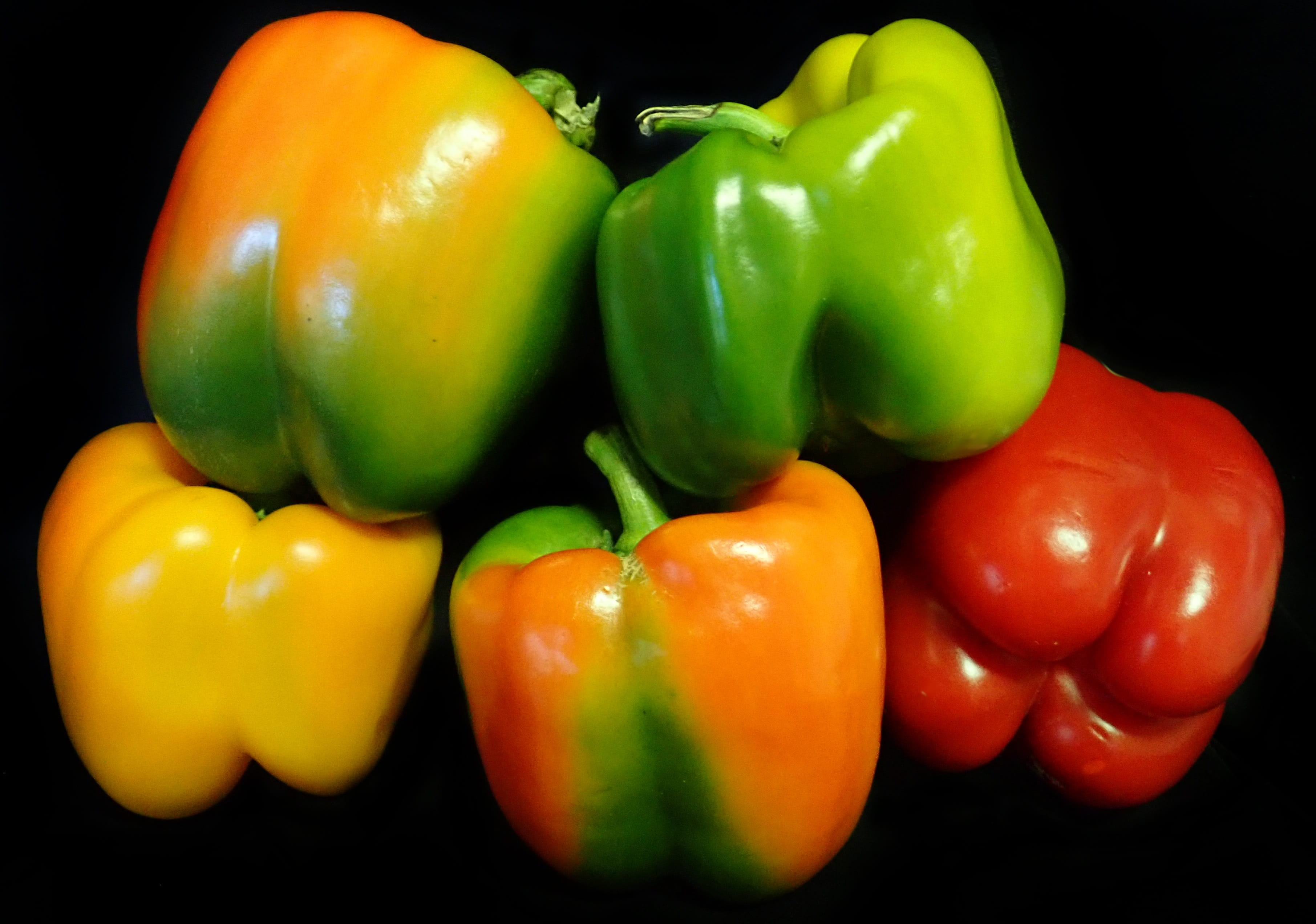 paprika, studio shot, healthy eating, vegetarian food, cooking, close-up, black background, freshness, red, capsicum, 2K, ripe, food and drink, multi colored, HD Wallpaper