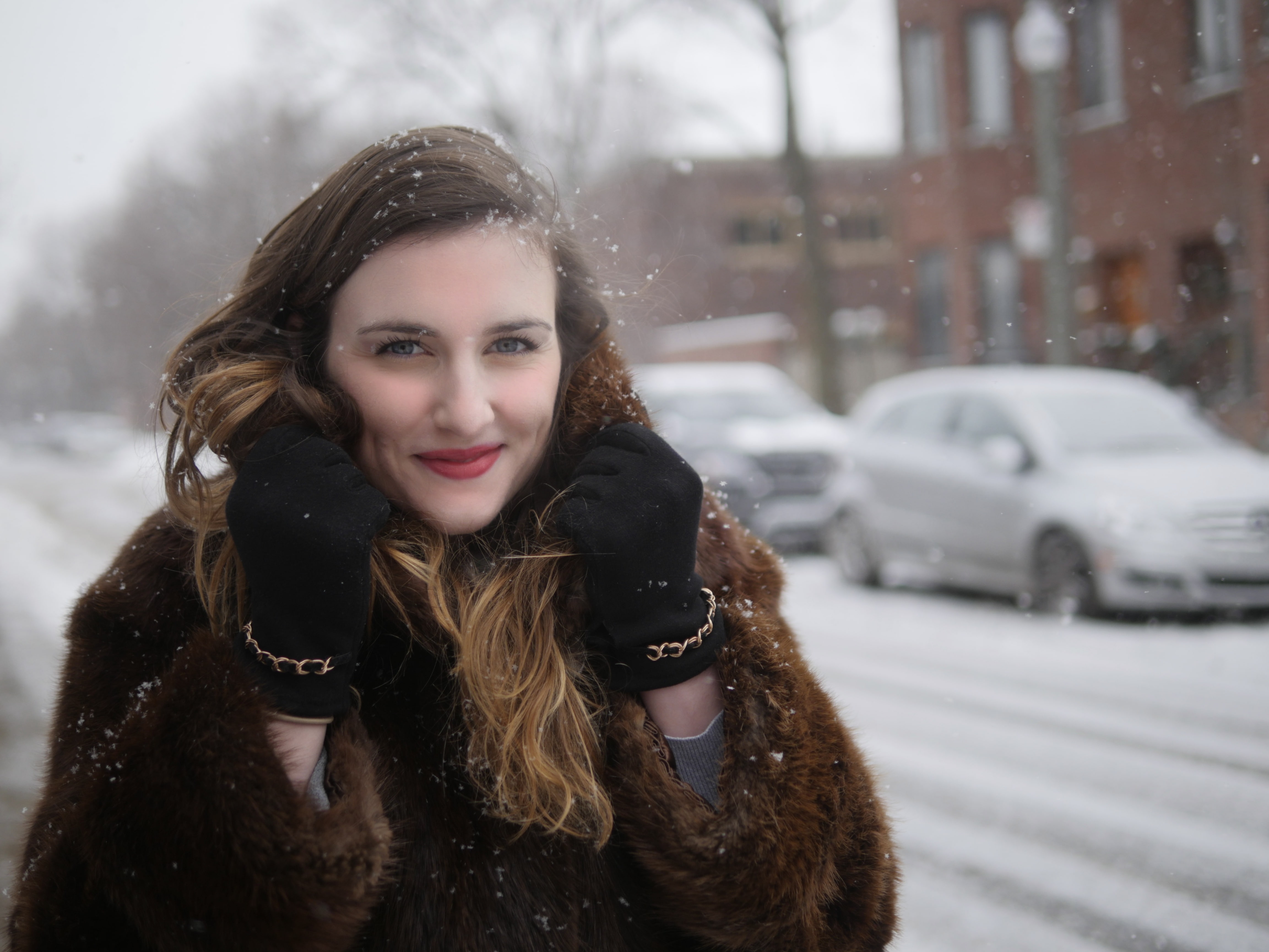 leisure activity, young women, lifestyles, cold temperature, winter, brown hair, snow, hairstyle, women, looking at camera, extreme weather, snowing, clothing, HD Wallpaper