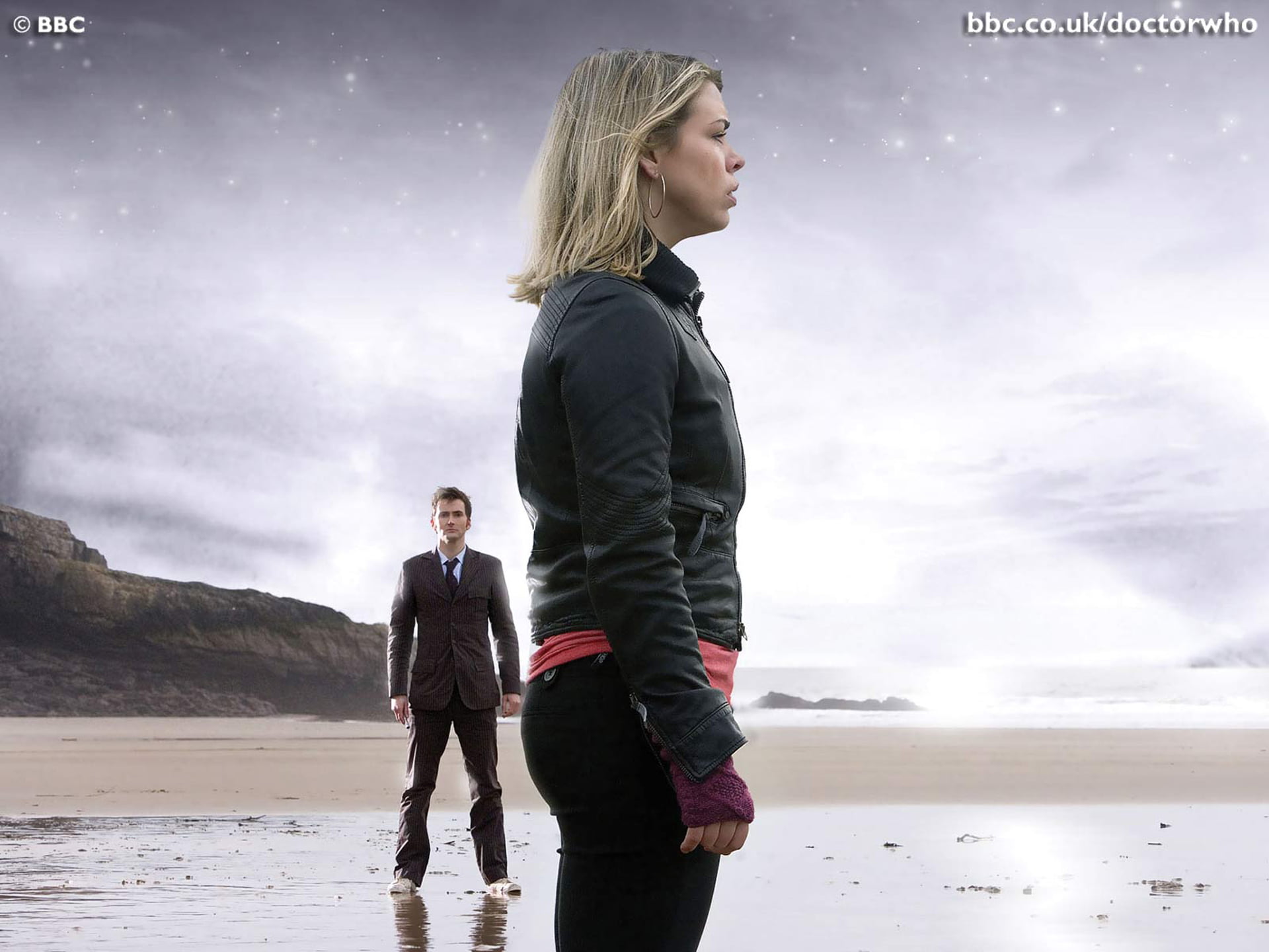 sky, BBC, water, TV, beach, tv series, couple - relationship, young adult, Doctor Who, land, people, leather jackets, nature, standing, blonde, young women, HD Wallpaper