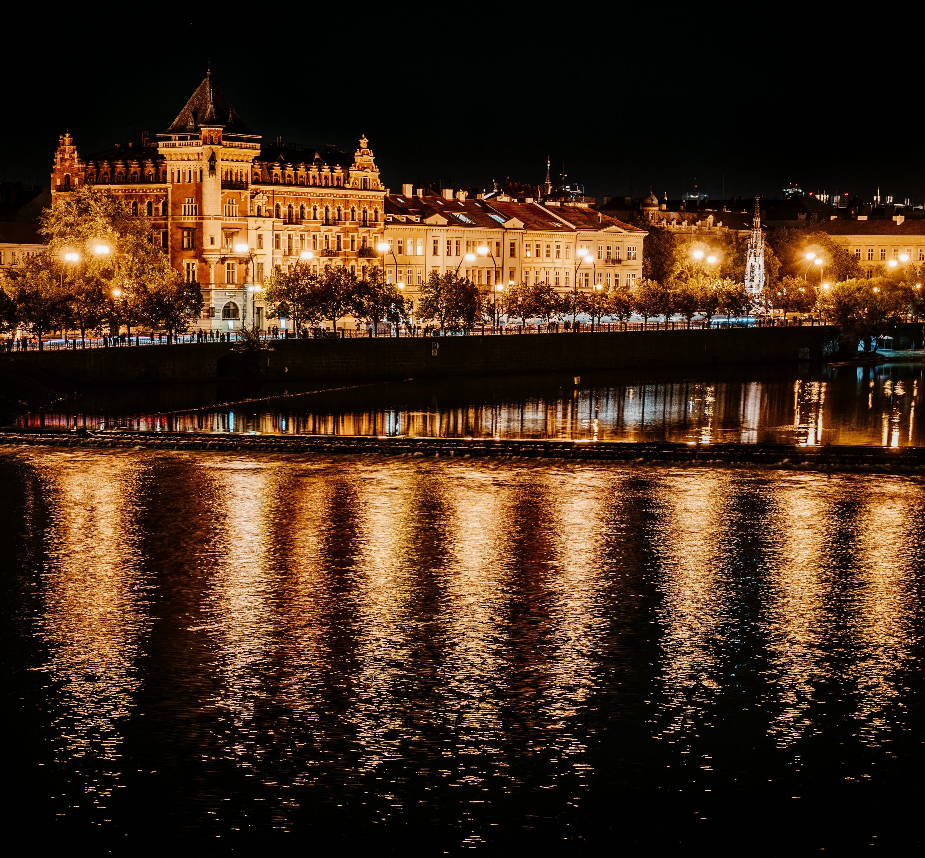 built structure, nature, light, city, waters, outdoors, water, 2K, reflections, czech republic, romantic, building, atmosphere, lights, mirroring, prague, HD Wallpaper