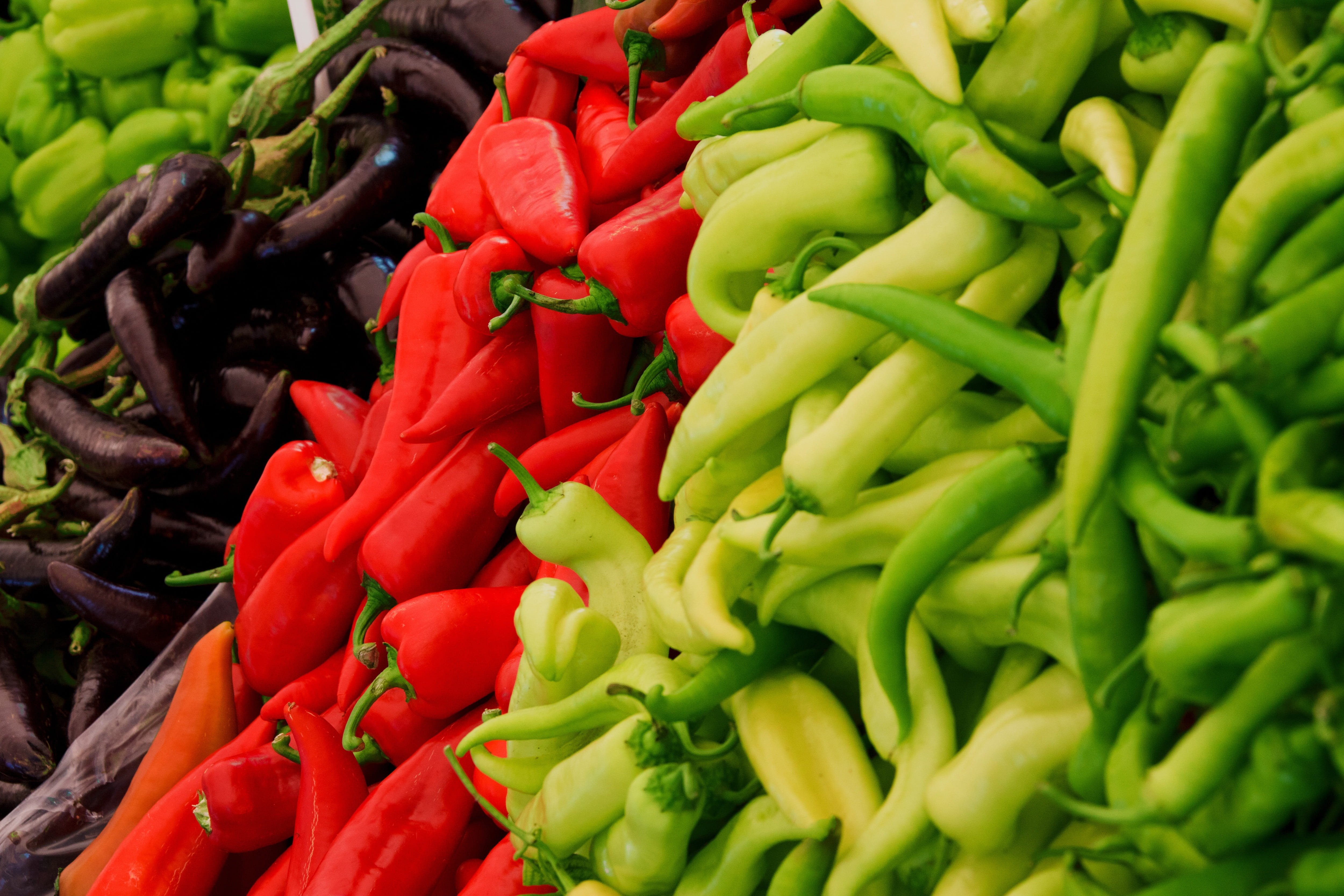 retail, abundance, raw, 4K, colorful, for sale, nature, market, variety, food, assorted, green Color, no People, freshness, various, pepper - Vegetable, HD Wallpaper
