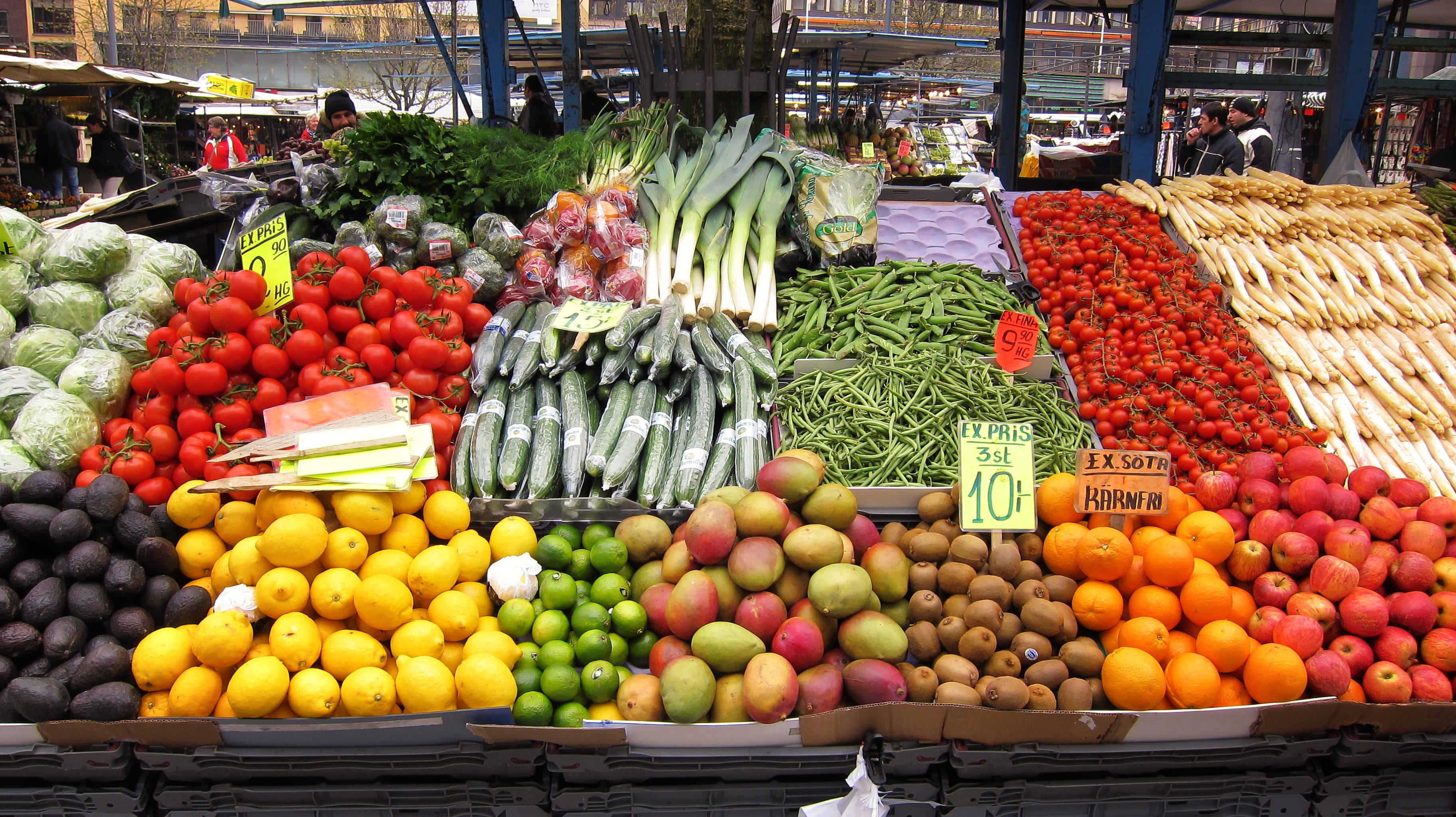 garden, arrangement, vegetarian, pepper, diet, harvest, nutrition, retail display, healthy eating, market stall, street market, lettuce, farmers market, HD Wallpaper