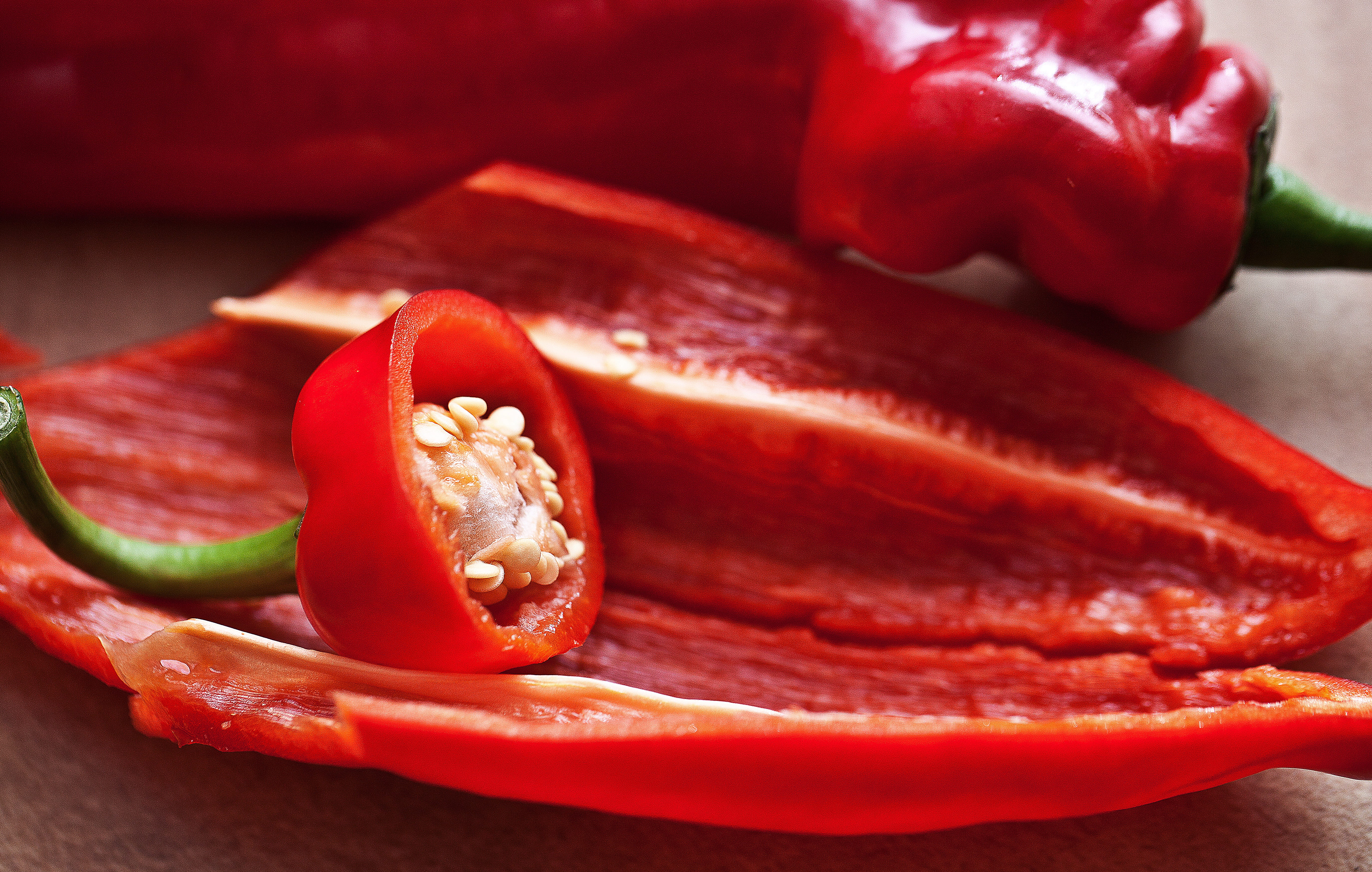 red bell pepper, health, table, pepper - Seasoning, vitamin, spice, red Chili Pepper, organic, focus on foreground, ripe, cooking, eco-friendly, the grain of paprika, HD Wallpaper