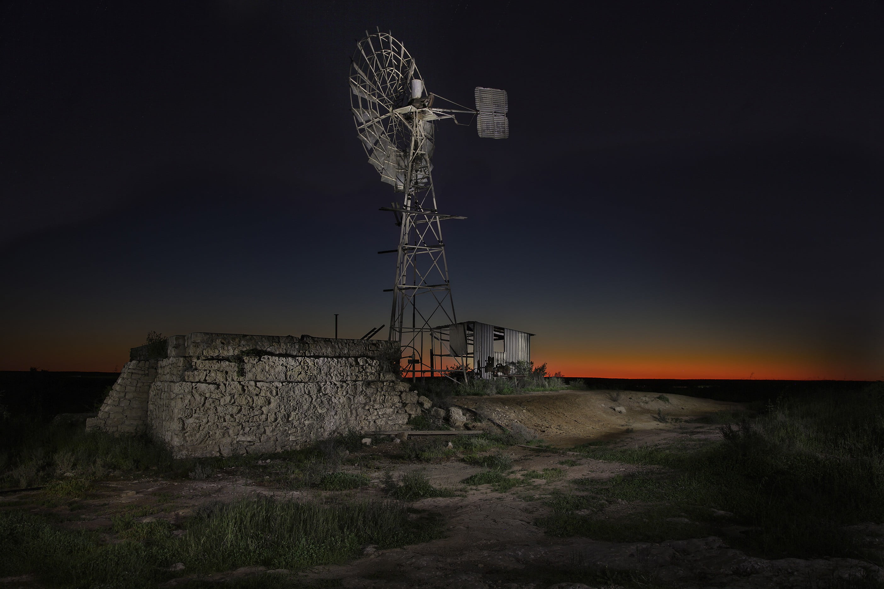cloud - sky, building exterior, outdoors, astronomy, tower, global communications, Australia, 2K, plains, land, architecture, fuel and power generation, HD Wallpaper