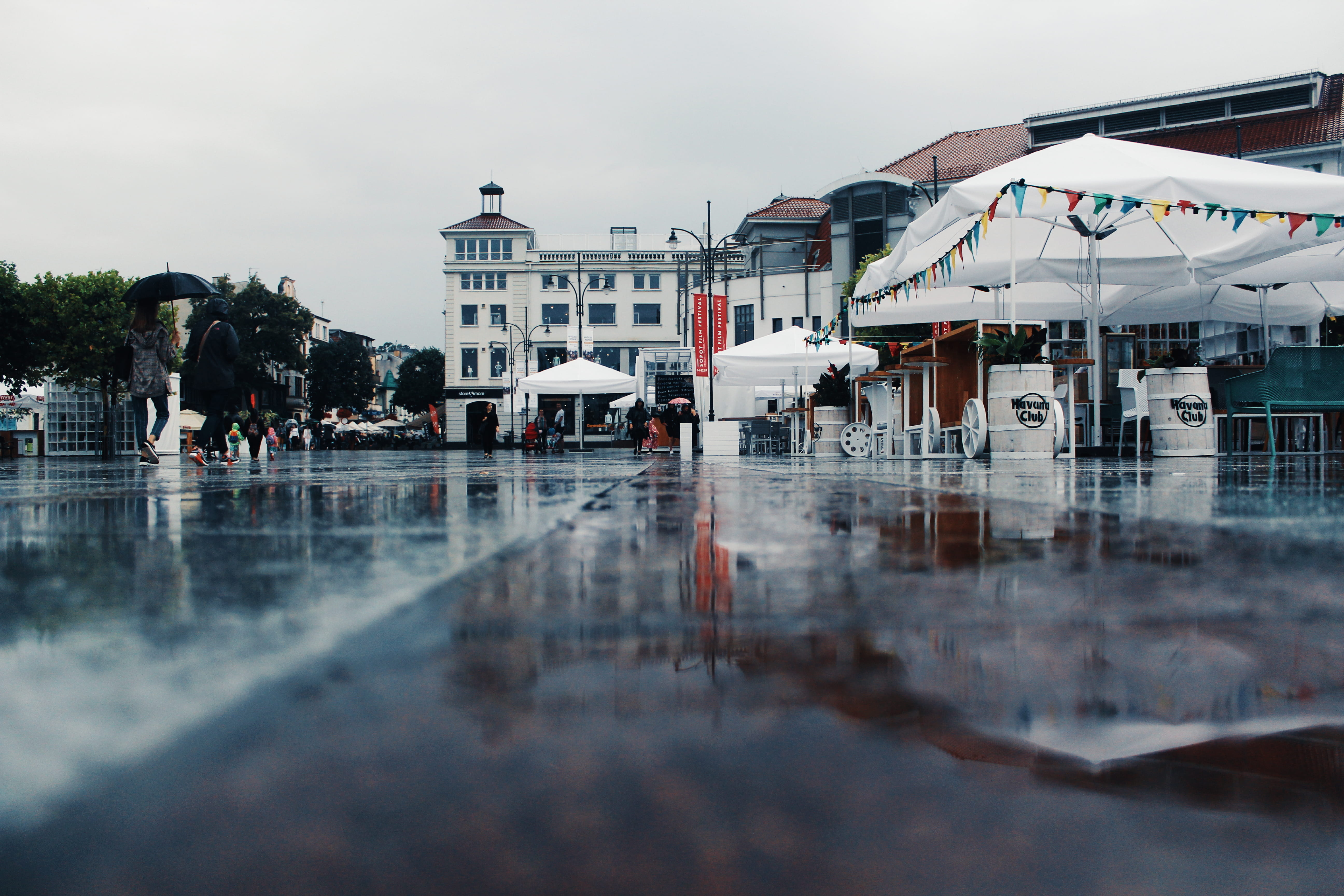 water, rain, near, architecture, people, ground, tourism, landscape, day, residential district, storm, buildings, sky, incidental people, pavement, transportation, HD Wallpaper