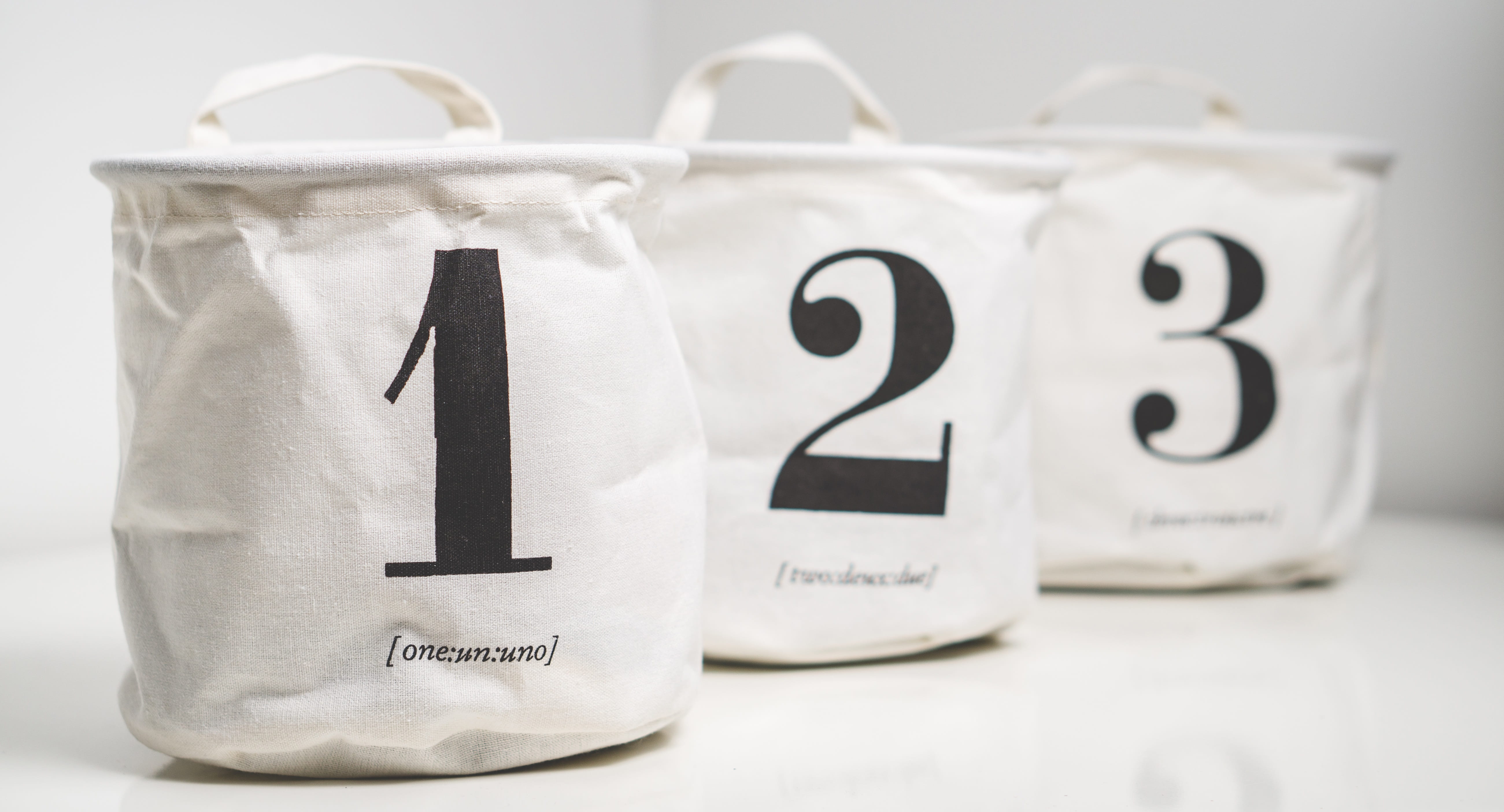 bag, decorations, white color, series, communication, close-up, a series of numbers, business, 2, calculate, number, ornament, 5K, 123, day, black-and-white, HD Wallpaper