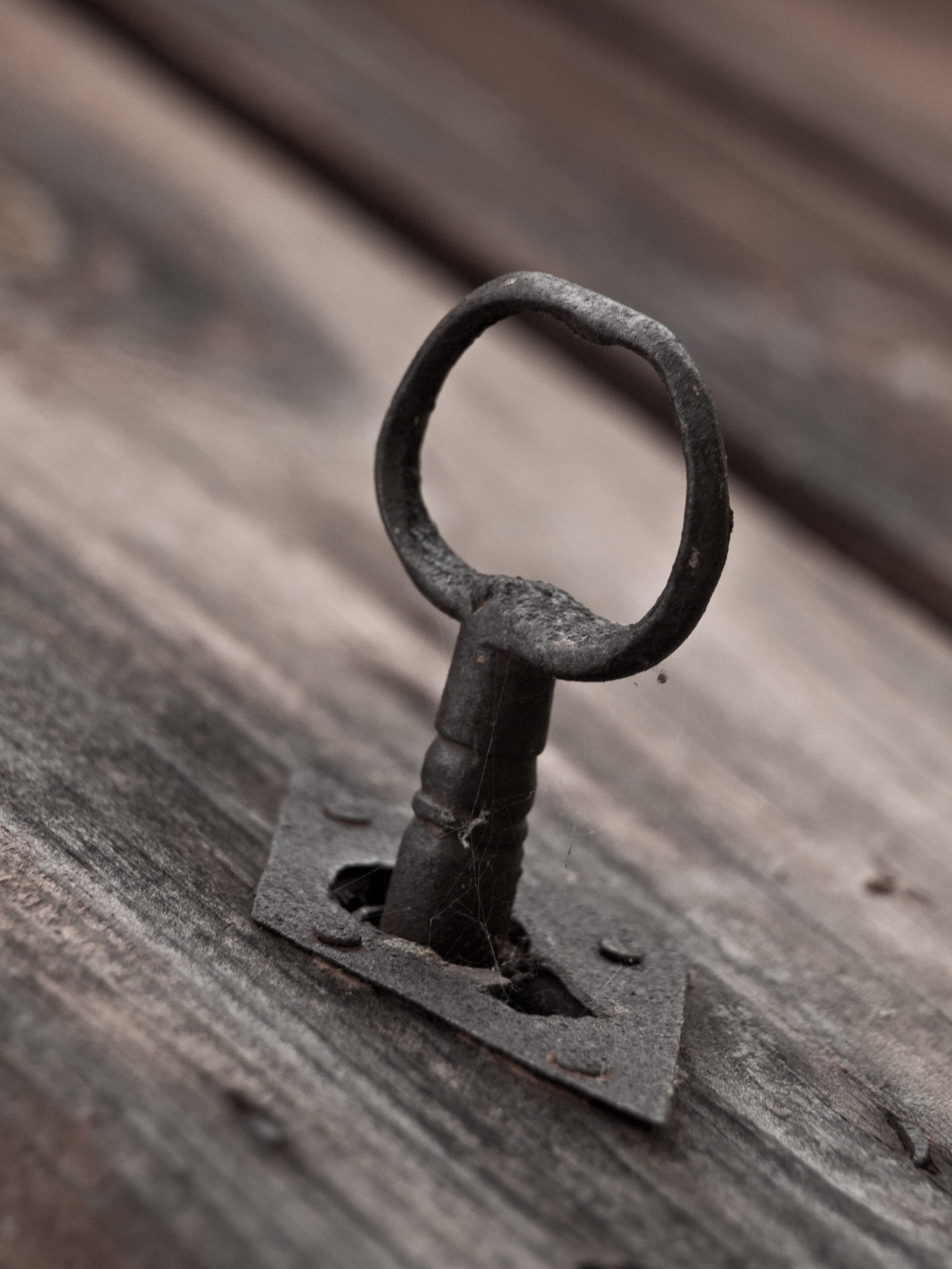 rusty, locked, lock, no people, wood - material, high angle view, single object, keyhole, table, selective focus, old, day, gray, focus on foreground, antique, Phone HD Wallpaper