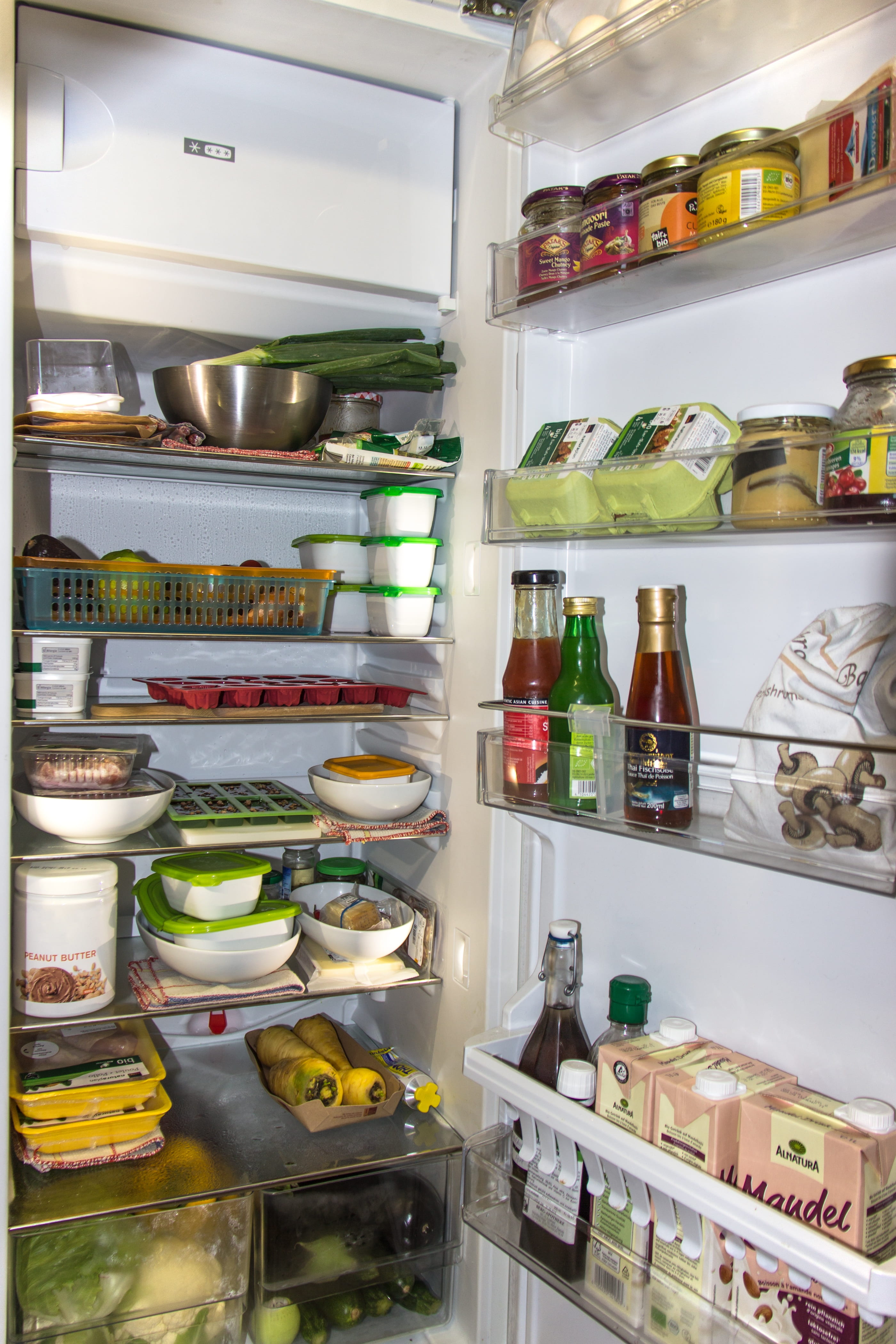 white, appetizing, appliance, choice, container, vegetables, indoors, ingredients, food, bake, retail, 4K, no people, nutrition, large group of objects, Phone HD Wallpaper