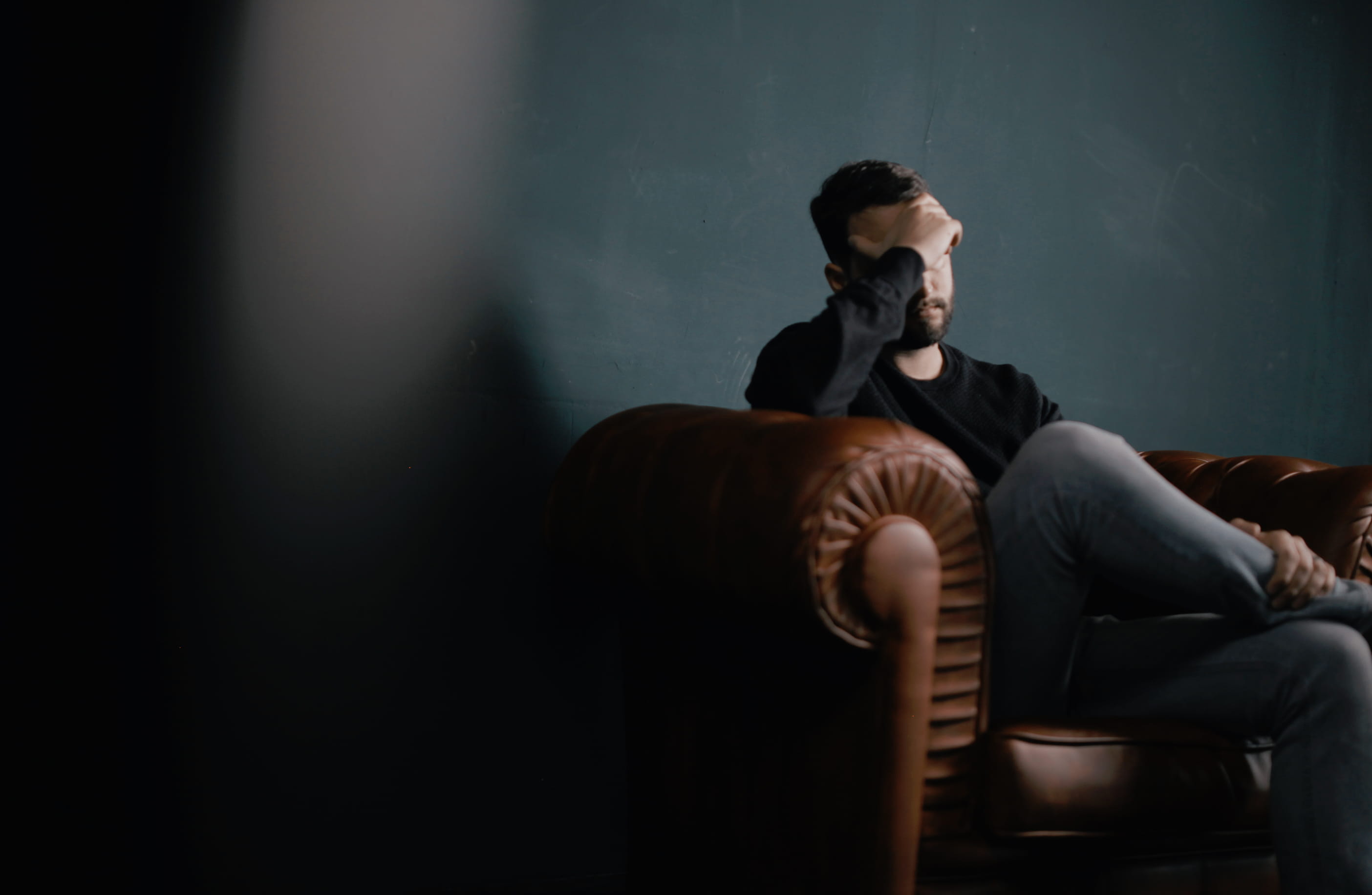 couple - relationship, young adult, people, adult, looking, chair, headache, two people, couch, guy, three quarter length, copy space, relaxation, indoors, HD Wallpaper
