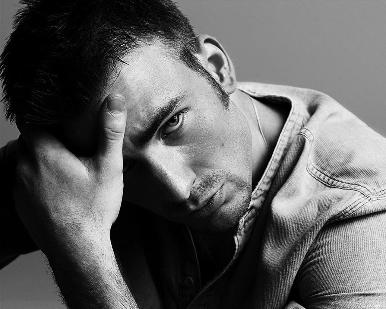 adults Only, charming, human Hand, body part, chris evans, young Adult, looking At Camera, emotional Stress, headshot, men, caucasian Ethnicity, people, HD Wallpaper