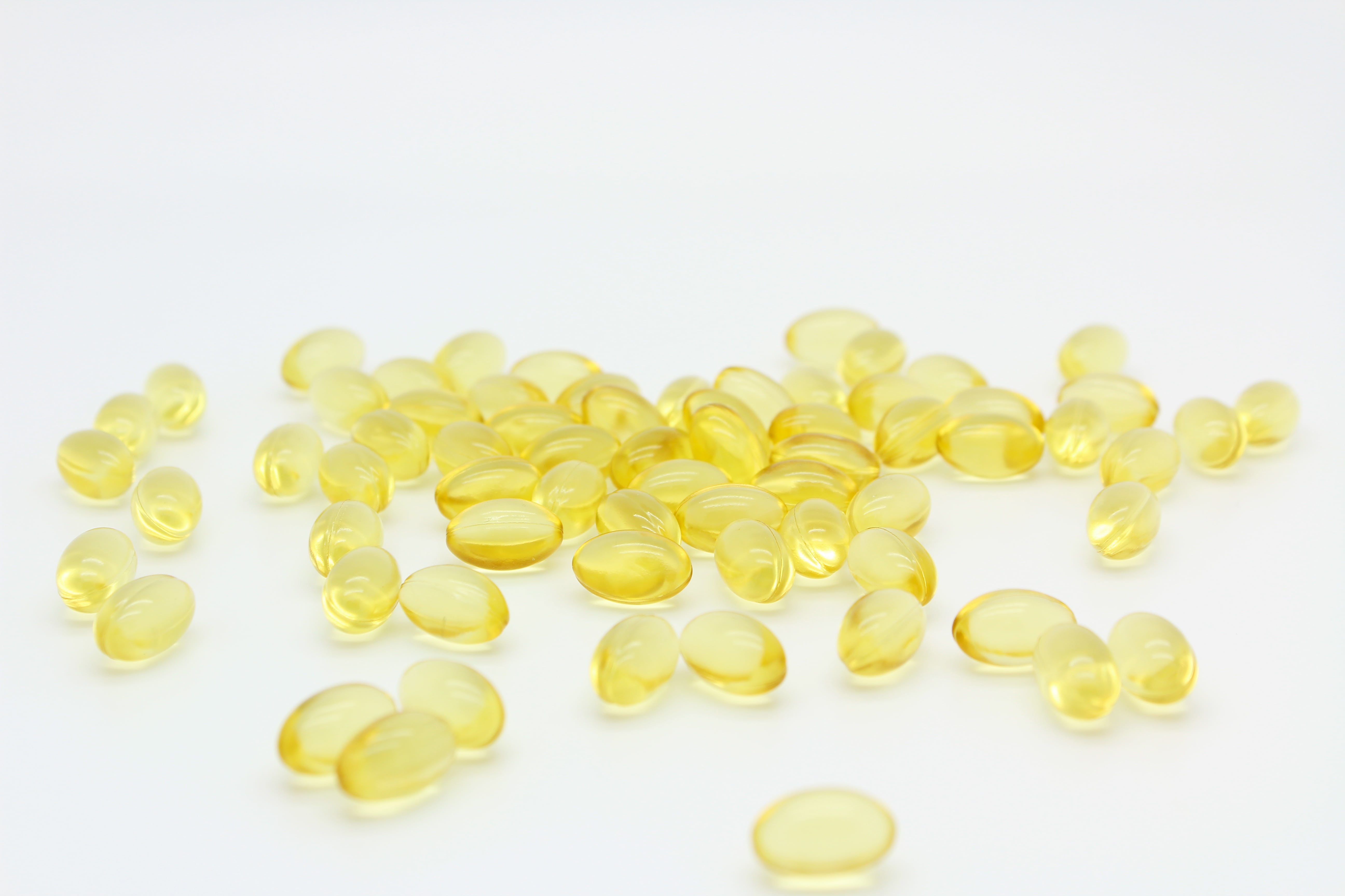 indoors, yellow, white color, capsules, öljykapseli, dose, white background, food and drink, wellbeing, lot, 5K, medicine, food, freshness, selective focus, HD Wallpaper
