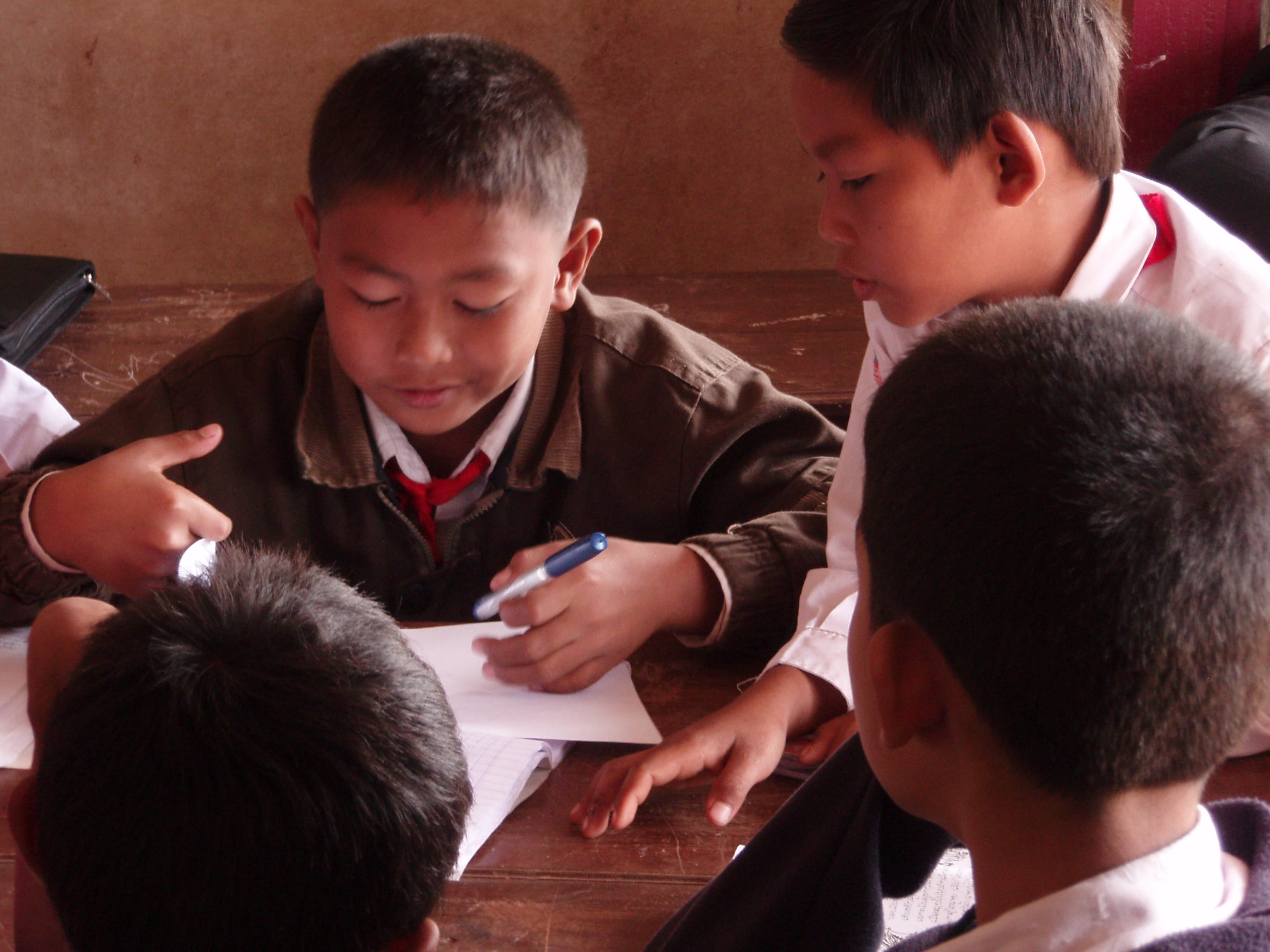 classroom, people, school, notebook, holding, learn, laos, professor, gathered, work group, succeed, information, enrolment, explanation, village, adolescence, HD Wallpaper