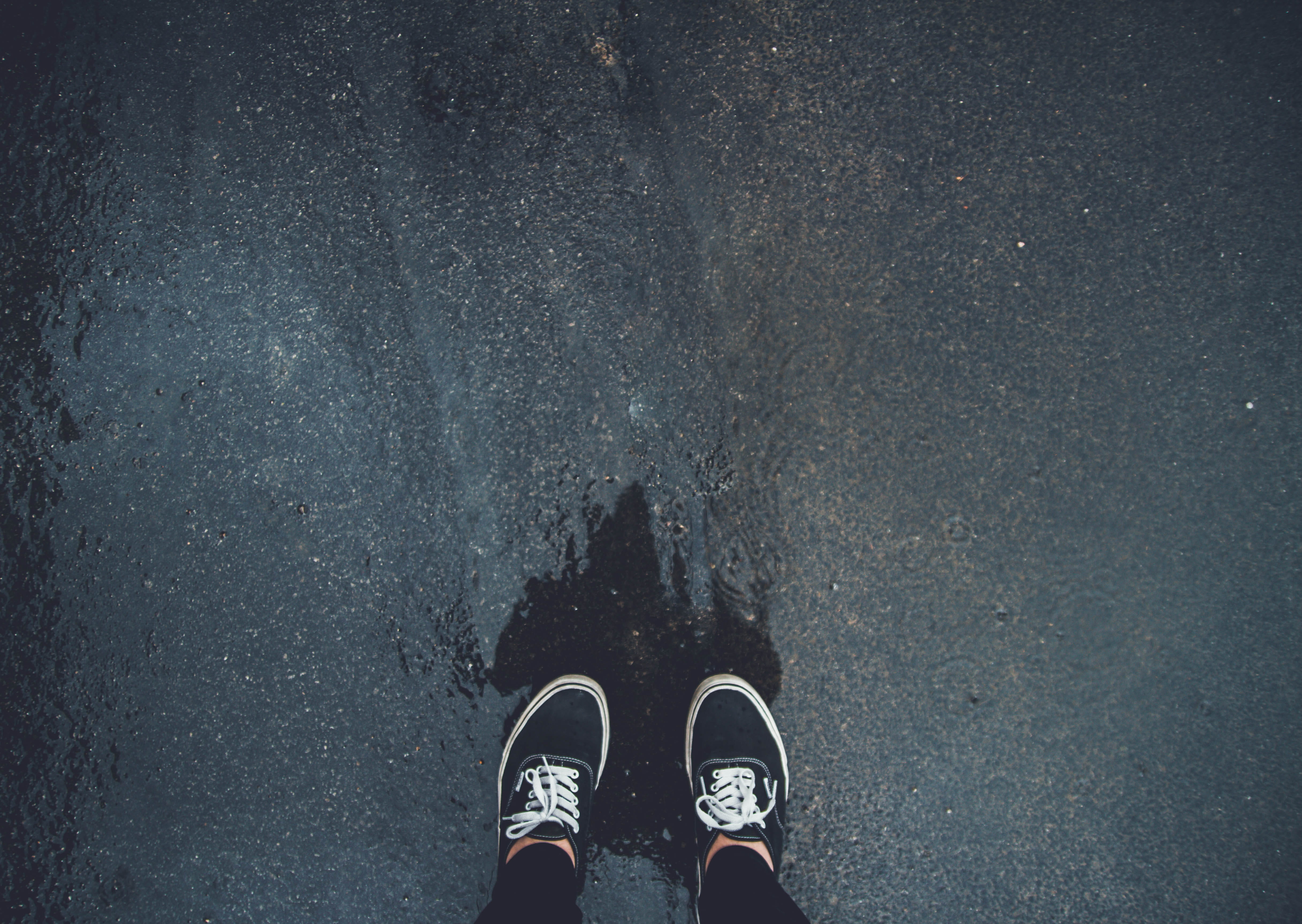 city, las vegas, day, pavement, united states, one person, reflection, rain, header, moody, human body part, street, sneakers, wet, personal perspective, HD Wallpaper
