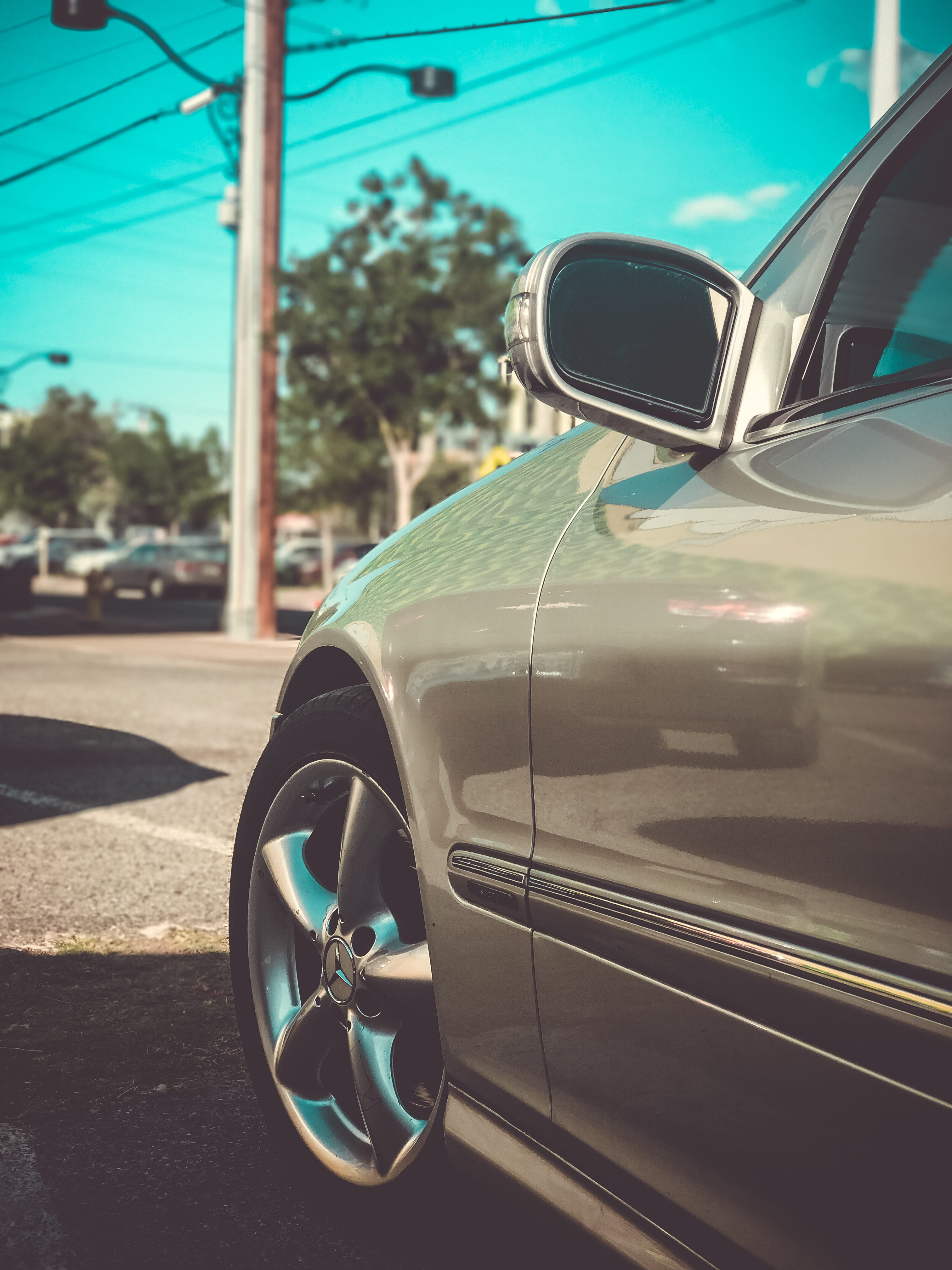 road, luxury, shiny, street, nature, color, city, reflection, outdoors, glass - material, sky, brand new, sunlight, transportation, downtown, united states, Phone HD Wallpaper