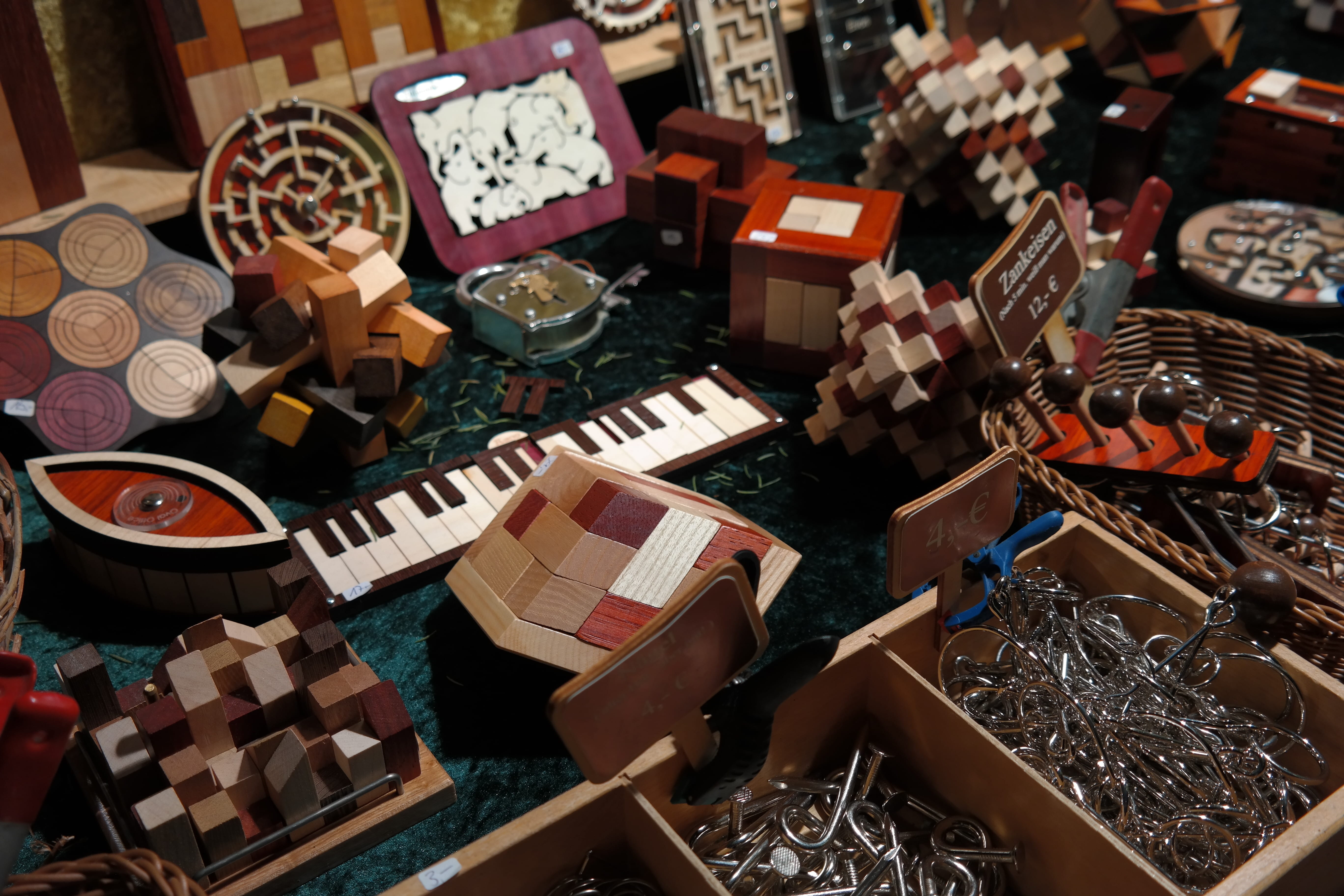for sale, choice, music, sale, day, table, wooden toys, market, puzzle piece, christmas stand, large group of objects, collection, sales stand, toys, technology, HD Wallpaper